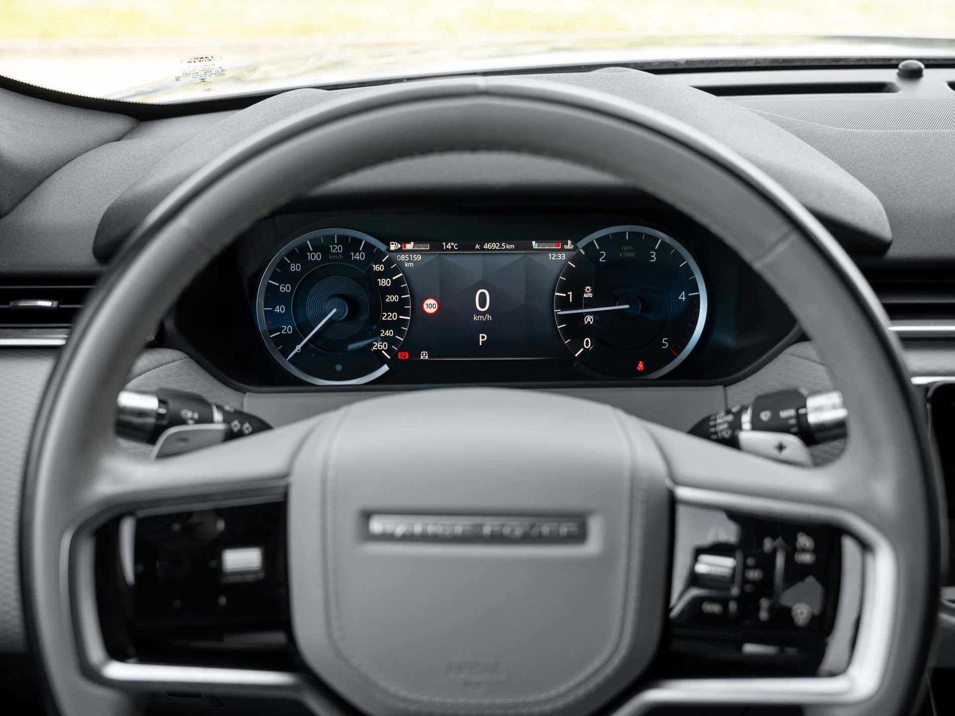Land Rover-Range Rover Velar-image-18