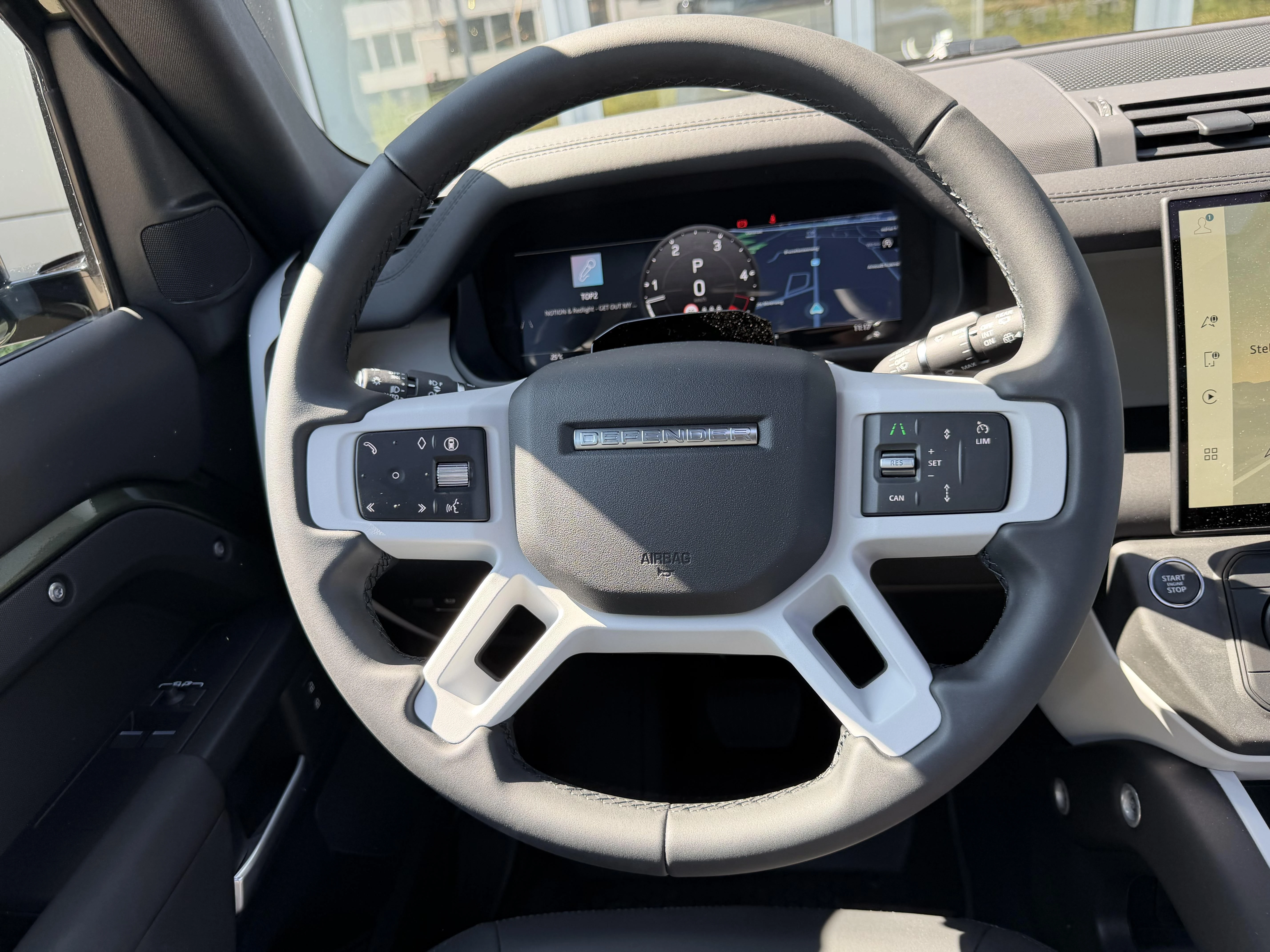 Land Rover Defender 90 D250 S