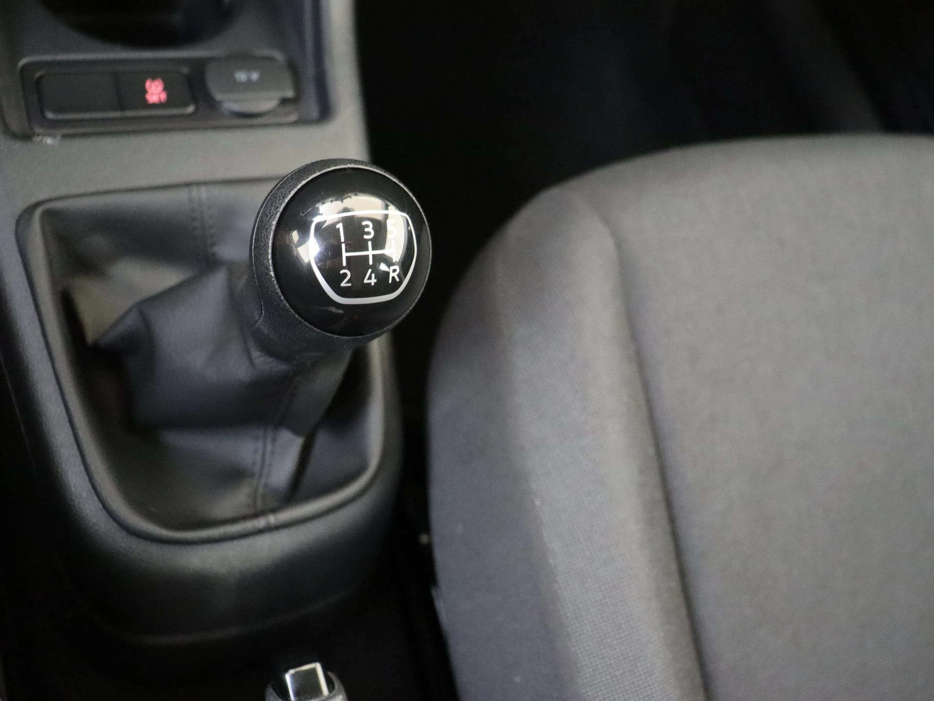 Volkswagen-up!-image-11