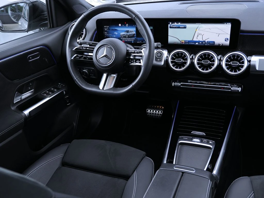 Mercedes-Benz-GLB 200 d-image-9