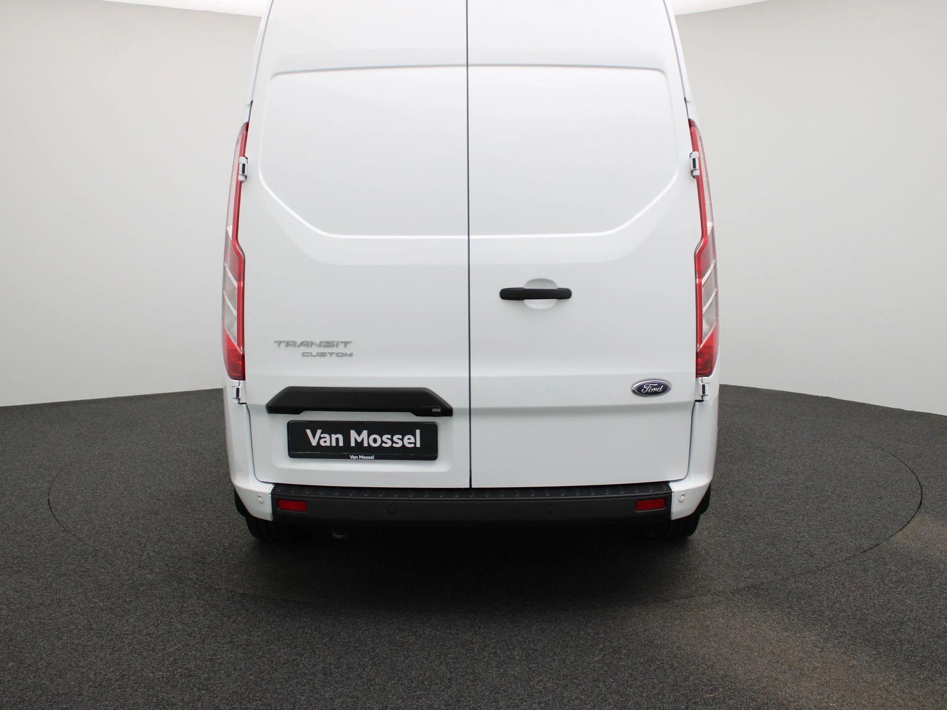 Ford-Transit Custom-image-4