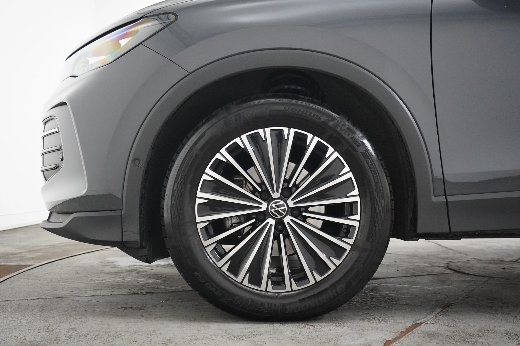 Volkswagen-Tiguan-image-4