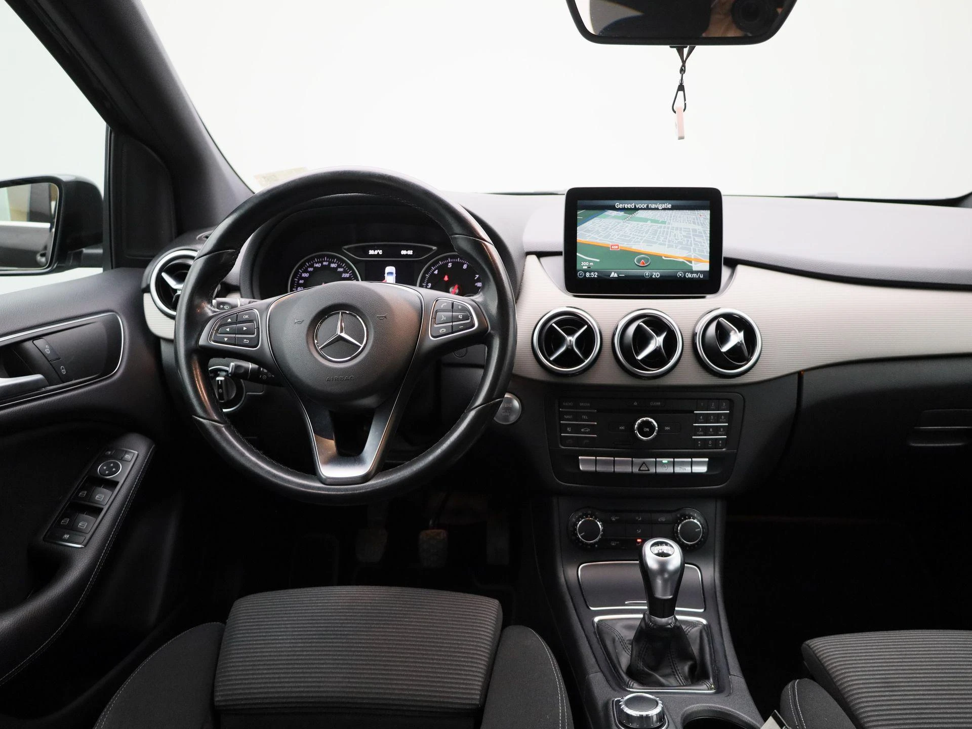 Mercedes-Benz-B-Klasse-image-6