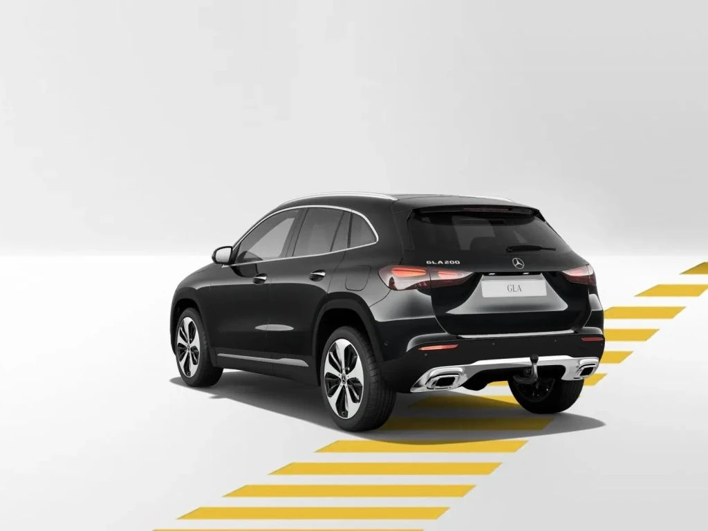 Mercedes-Benz-GLA 200-image-3