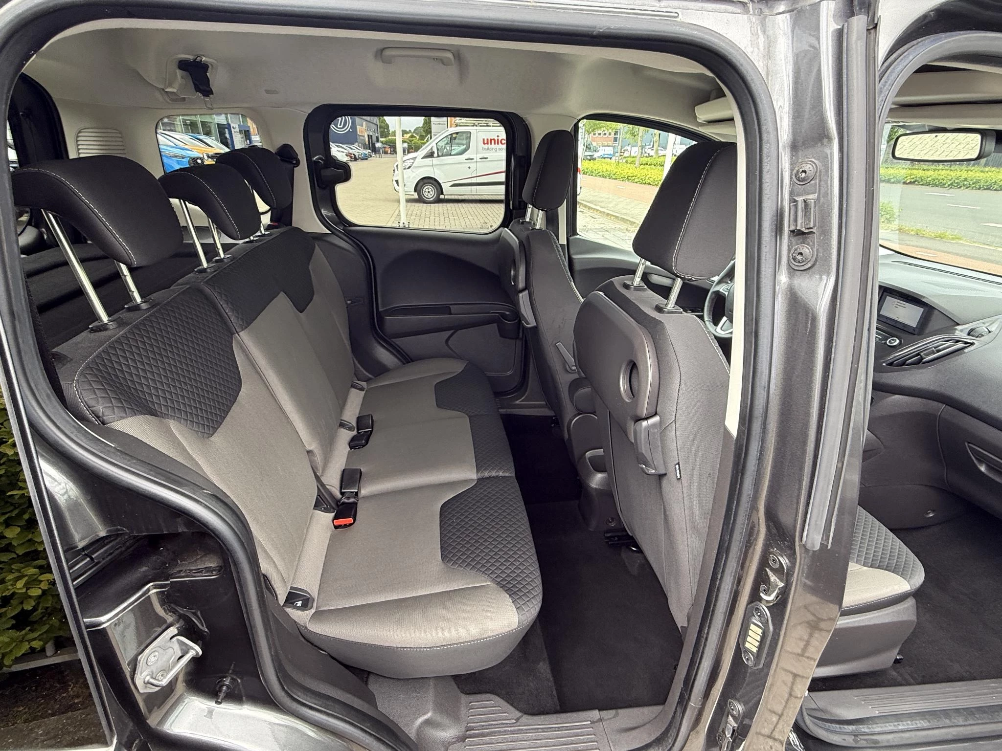 Ford Tourneo Courier 1.0 100pk Titanium