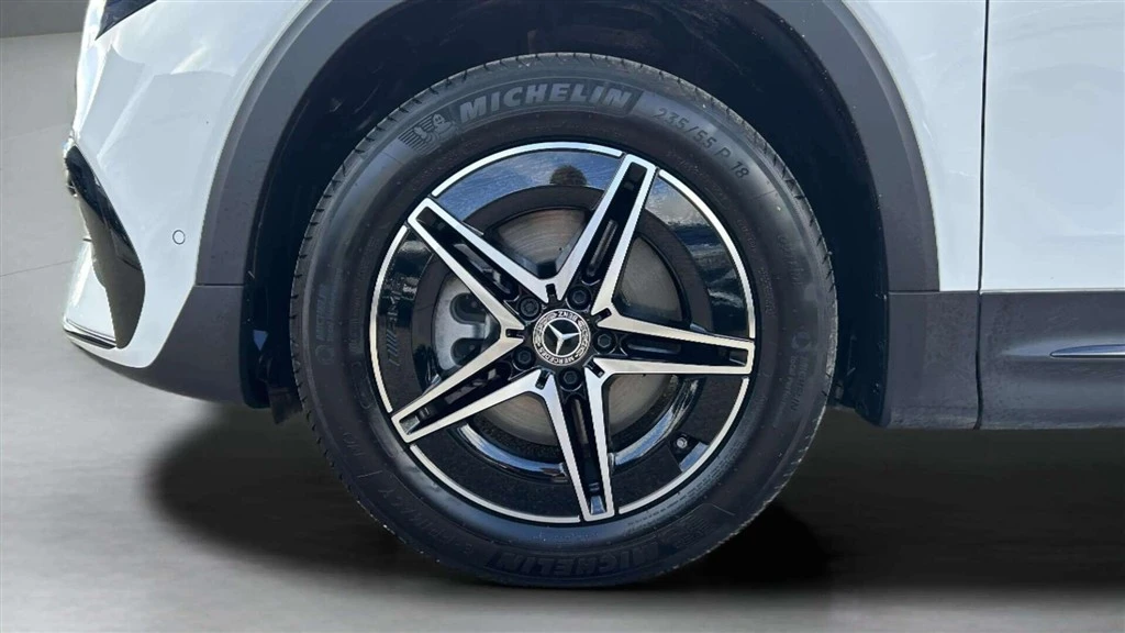 Mercedes-Benz-EQB-image-8