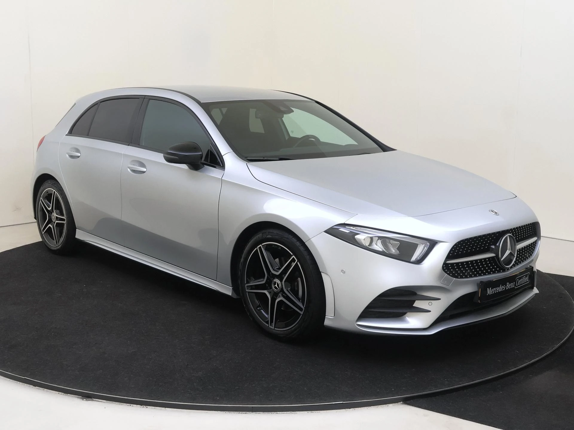 Mercedes-Benz-A-Klasse-image-1