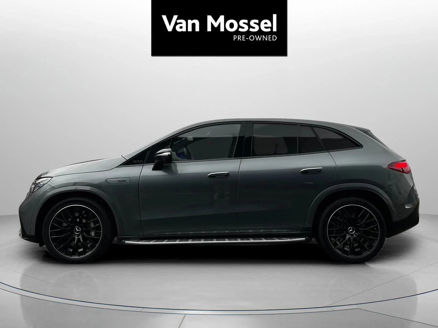 Mercedes-Benz-EQE-image-8