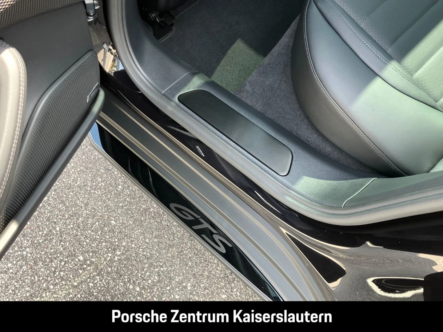 Porsche-Panamera-image-25