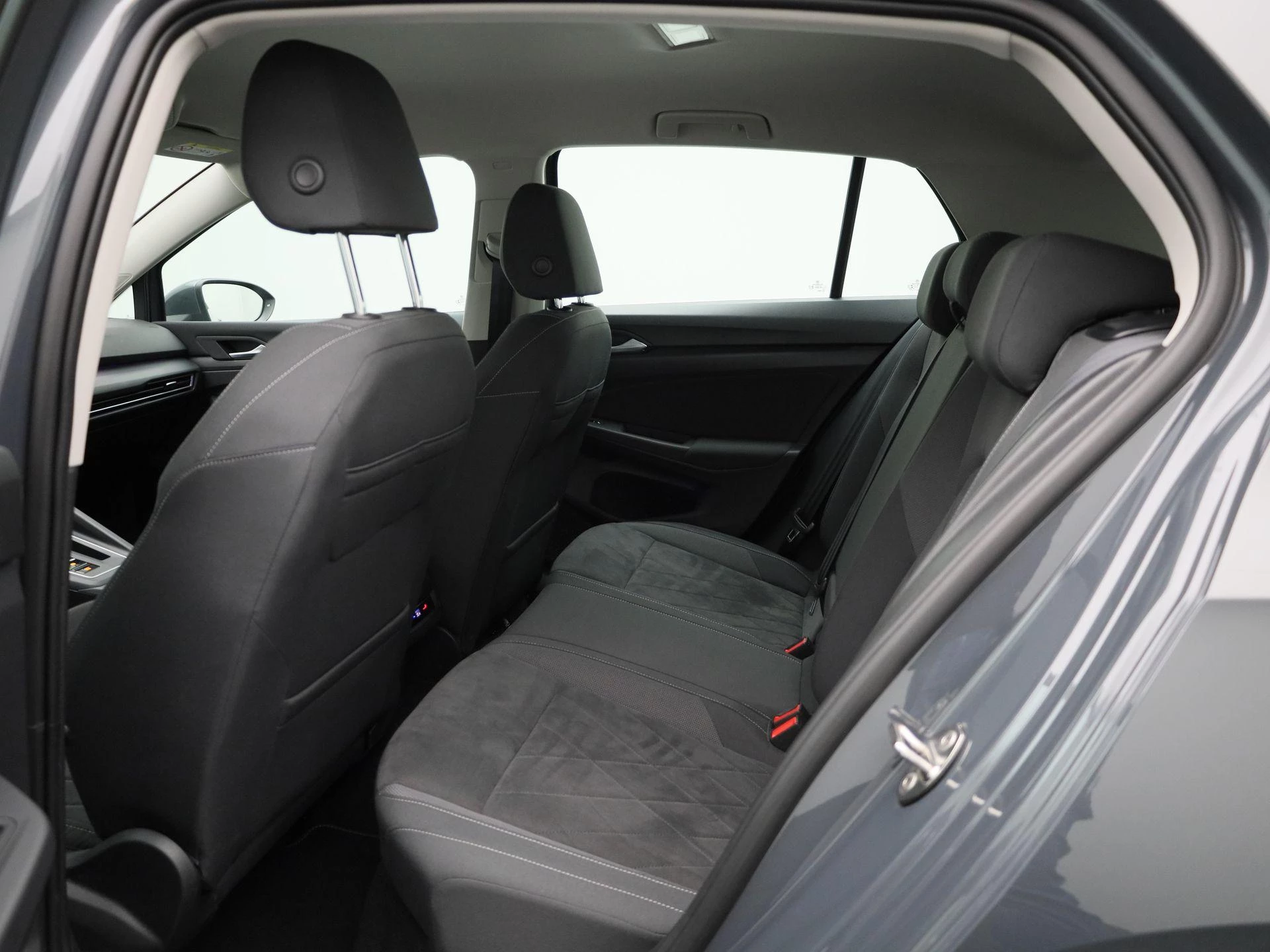 Volkswagen-Golf-image-9