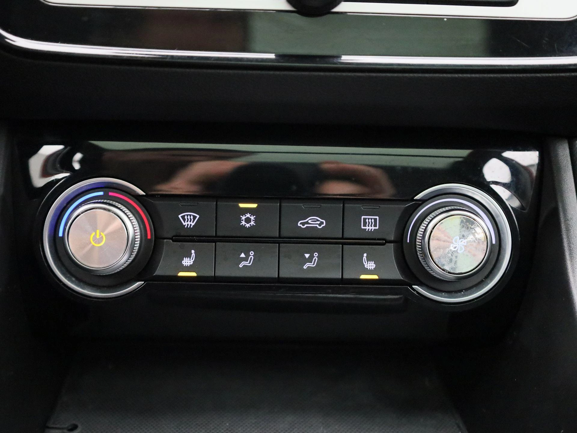 MG-ZS EV-image-17