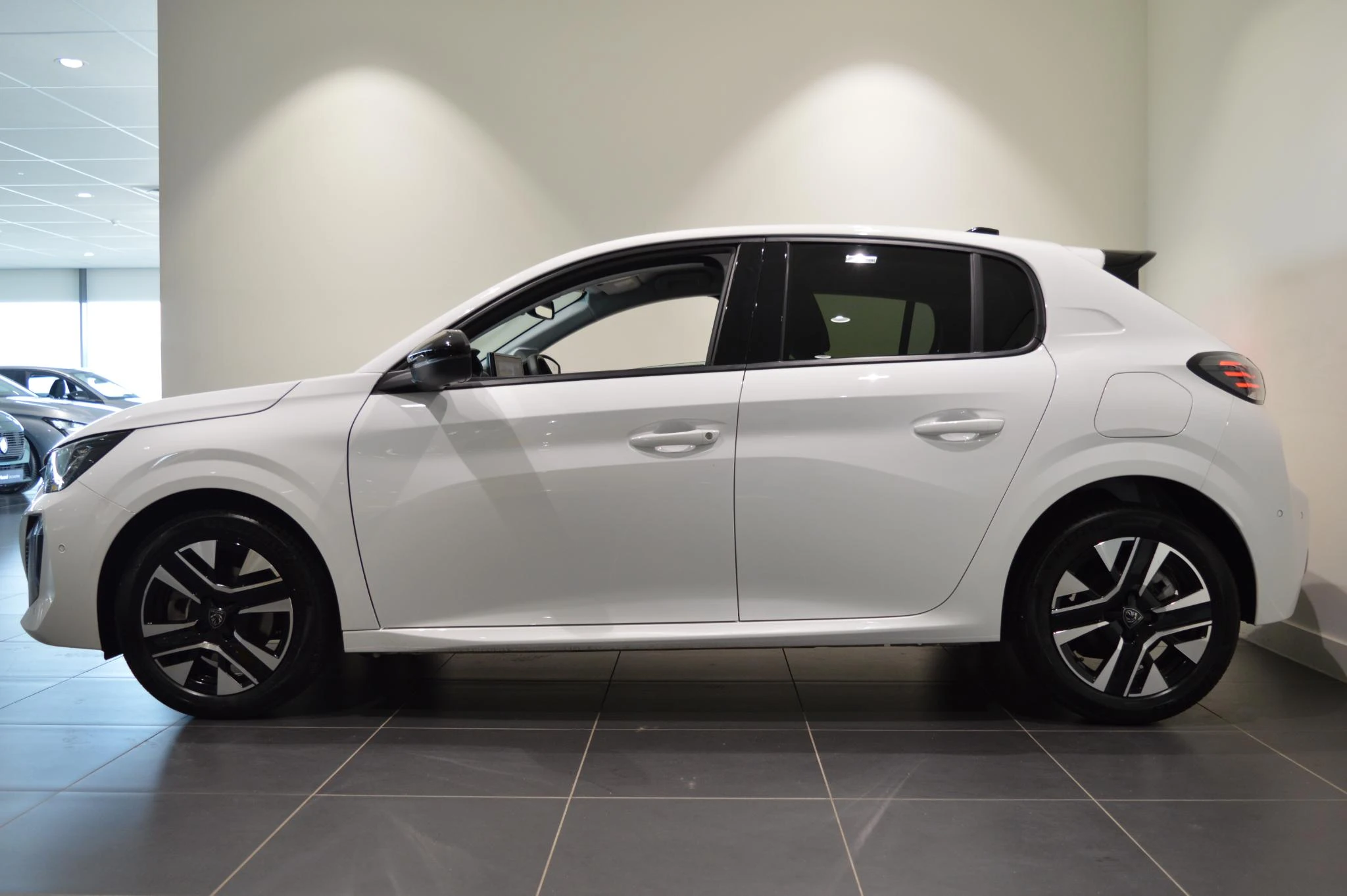 Peugeot-208-image-3