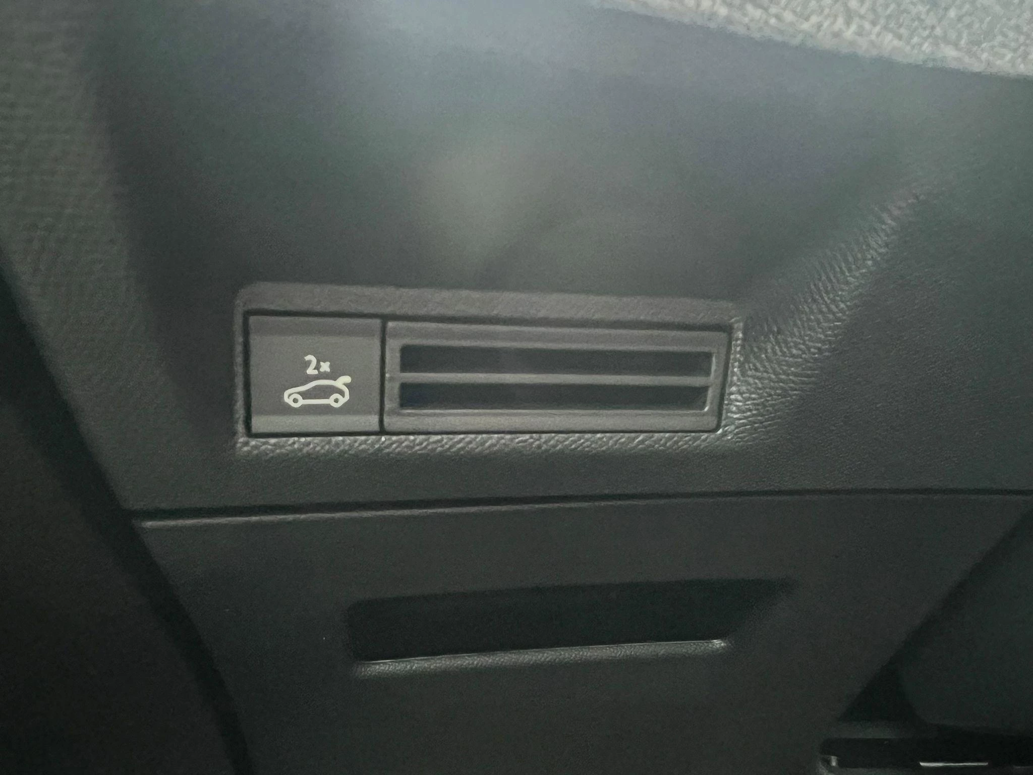 Peugeot 3008 1.2 HYBRID 145 e-DSC6 GT