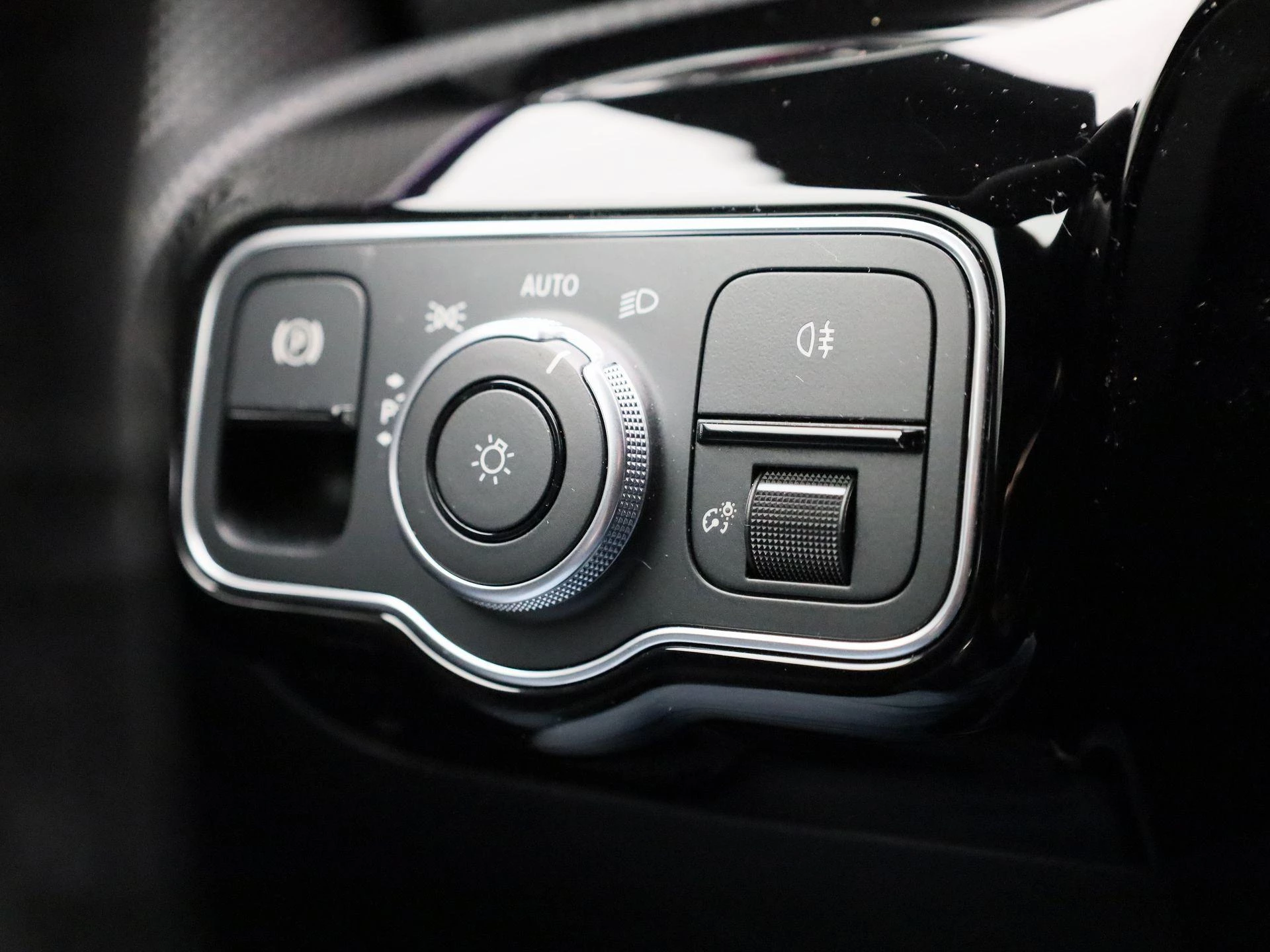 Mercedes-Benz-CLA-image-27