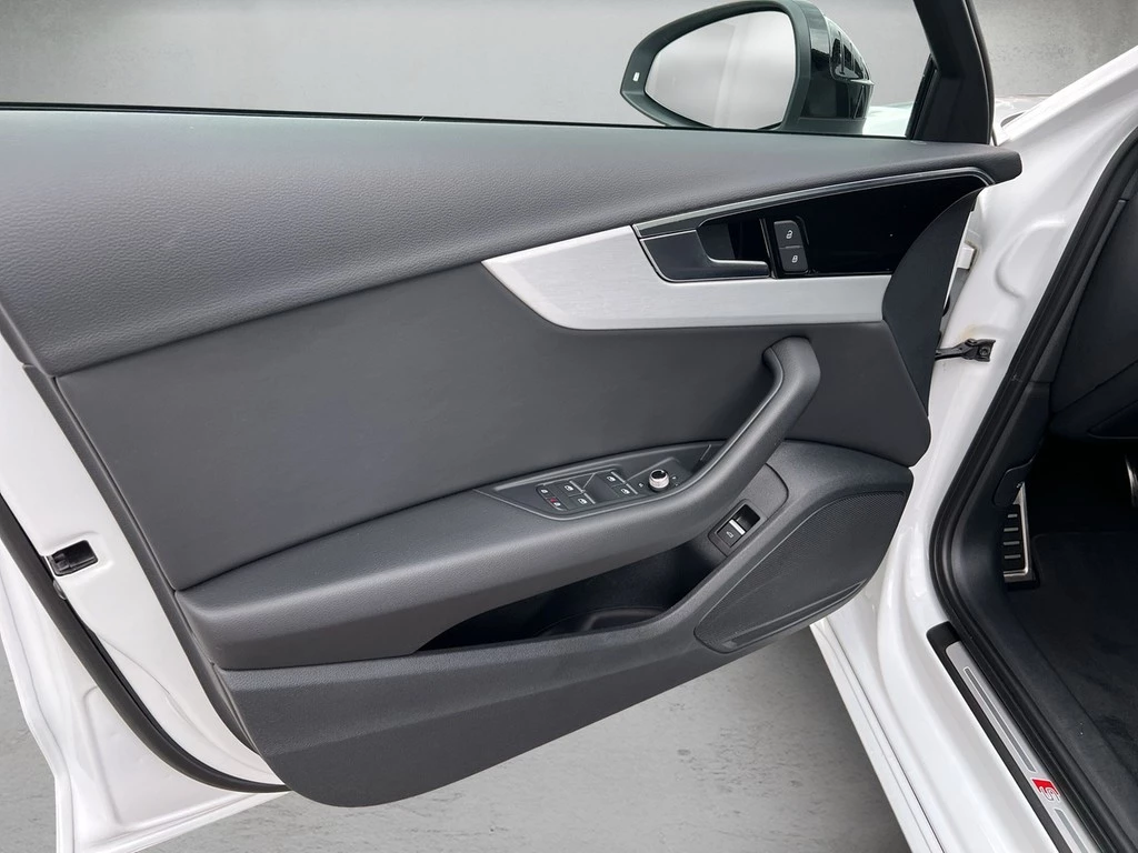Audi A4 Avant S line 50 TDI quattro tiptronic *Matrix
