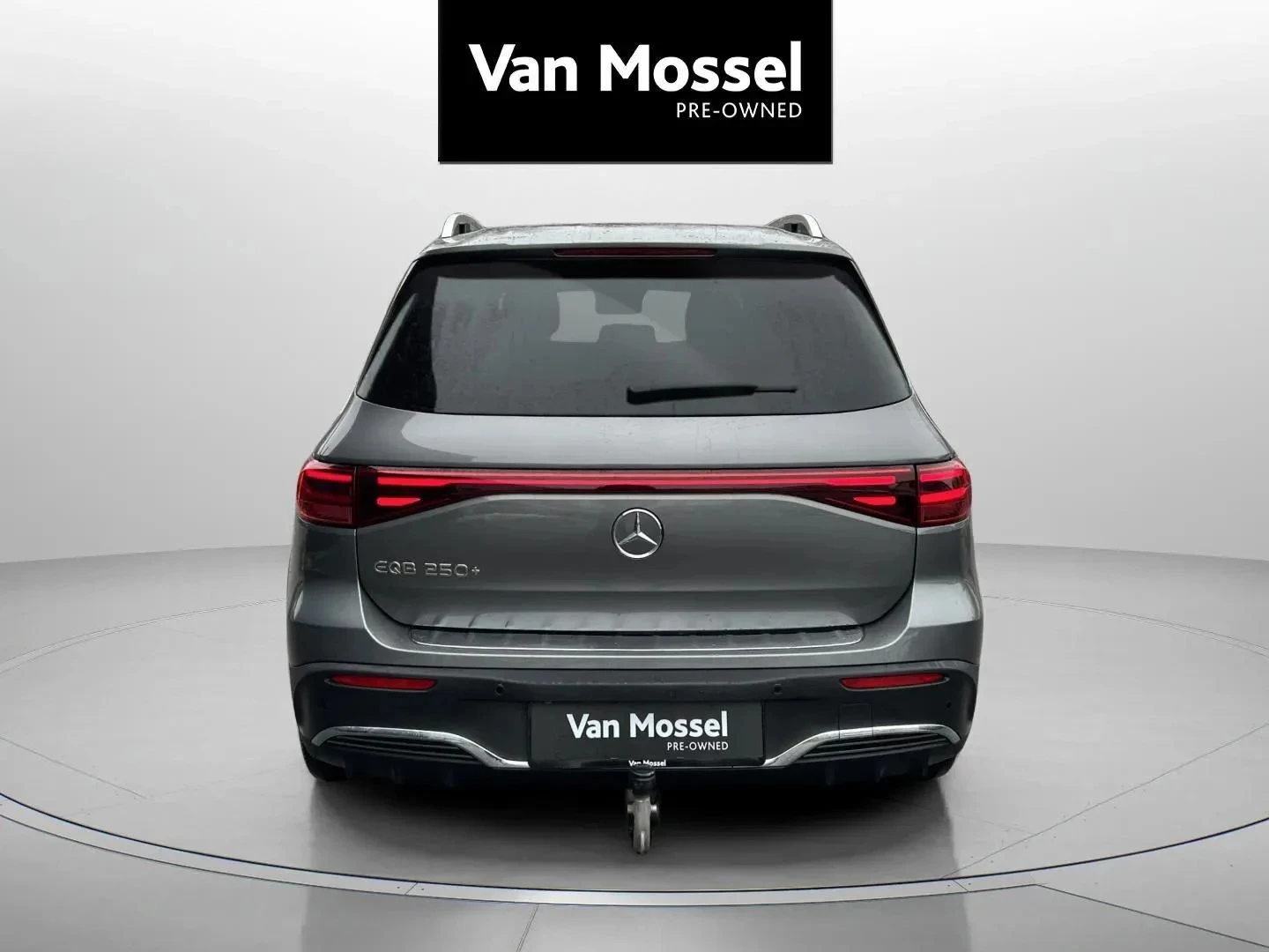 Mercedes-Benz-EQB-image-5