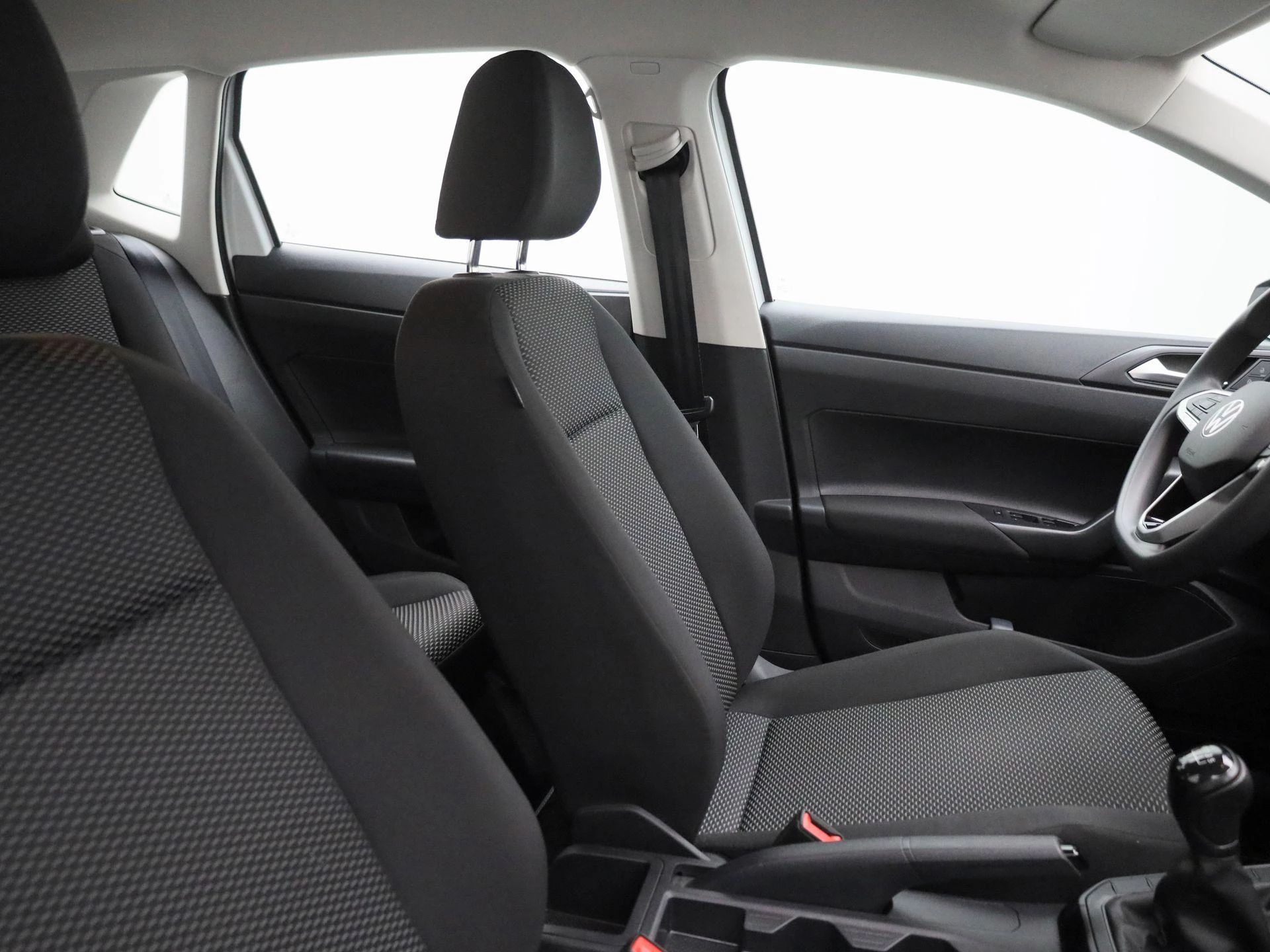 Volkswagen-Polo-image-26