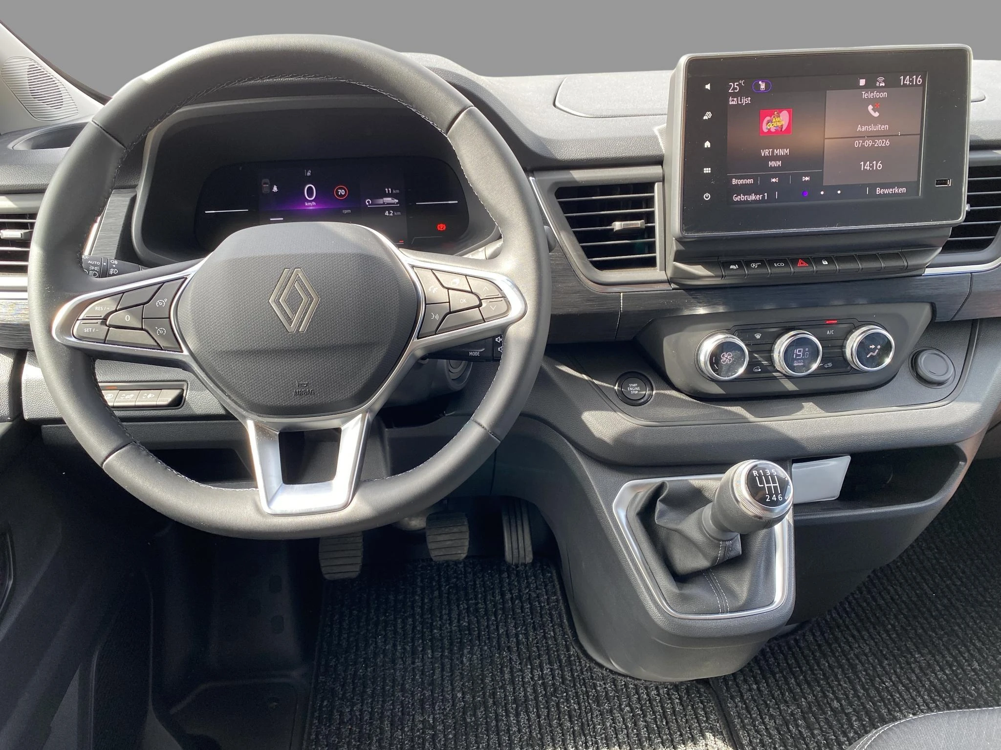 Renault-Trafic-image-10