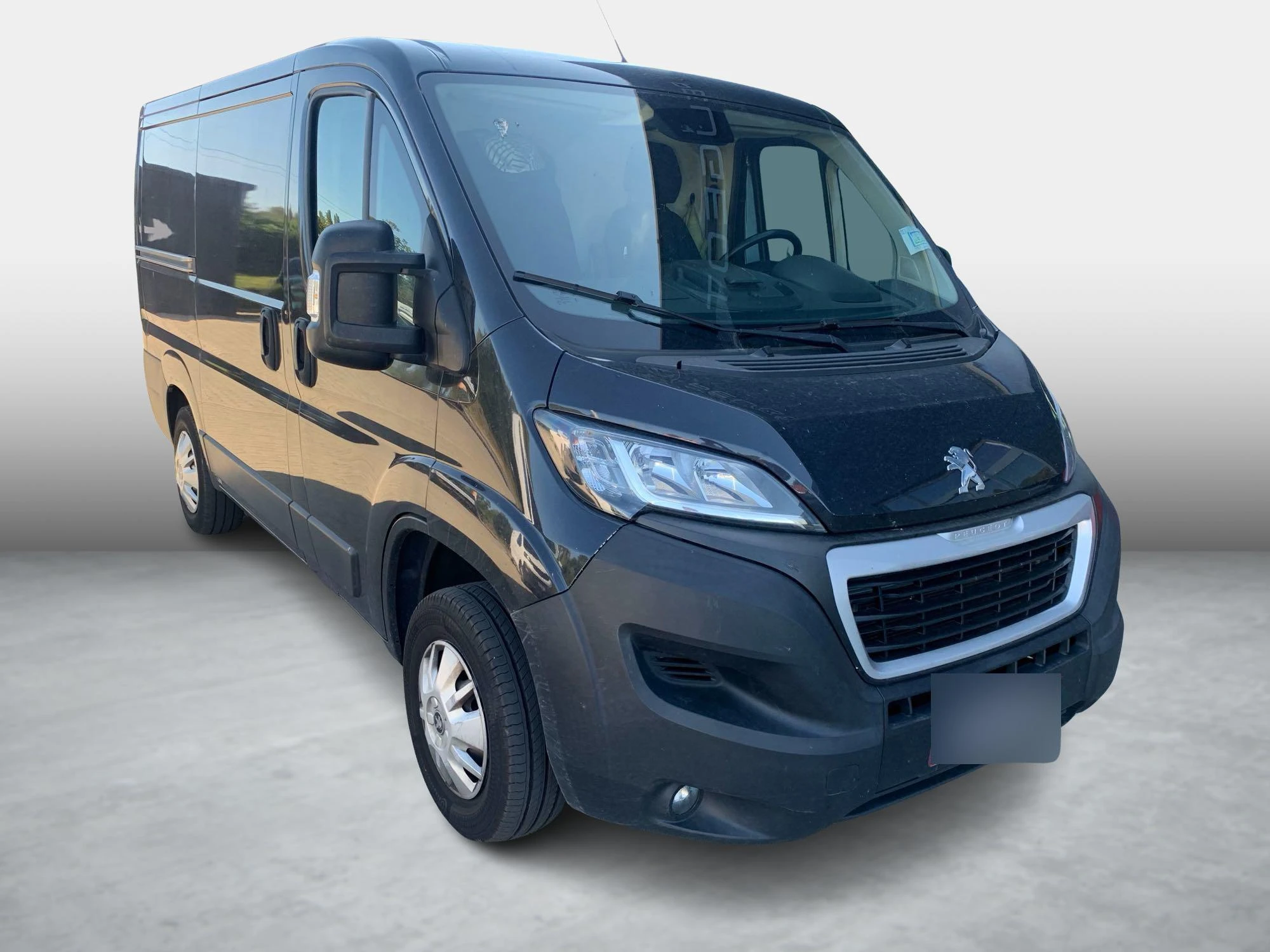 Peugeot-Boxer-image-1