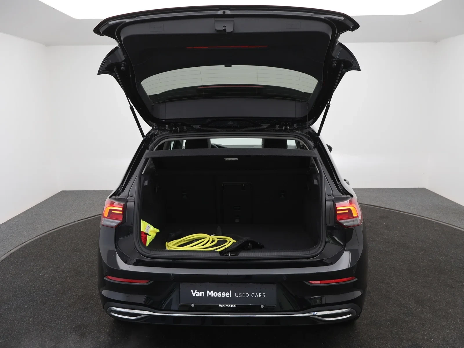 Volkswagen-Golf-image-11