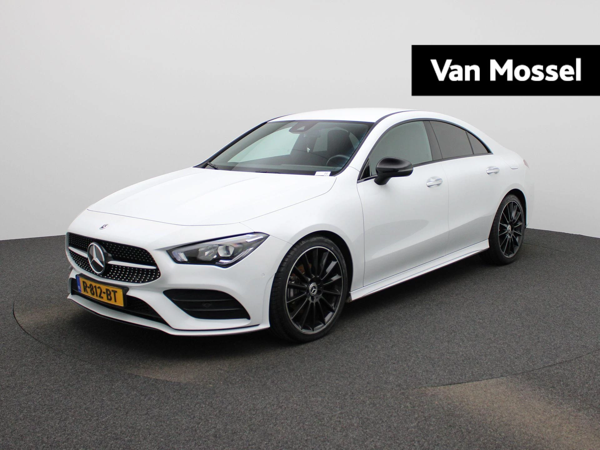 Mercedes-Benz-CLA-image-0
