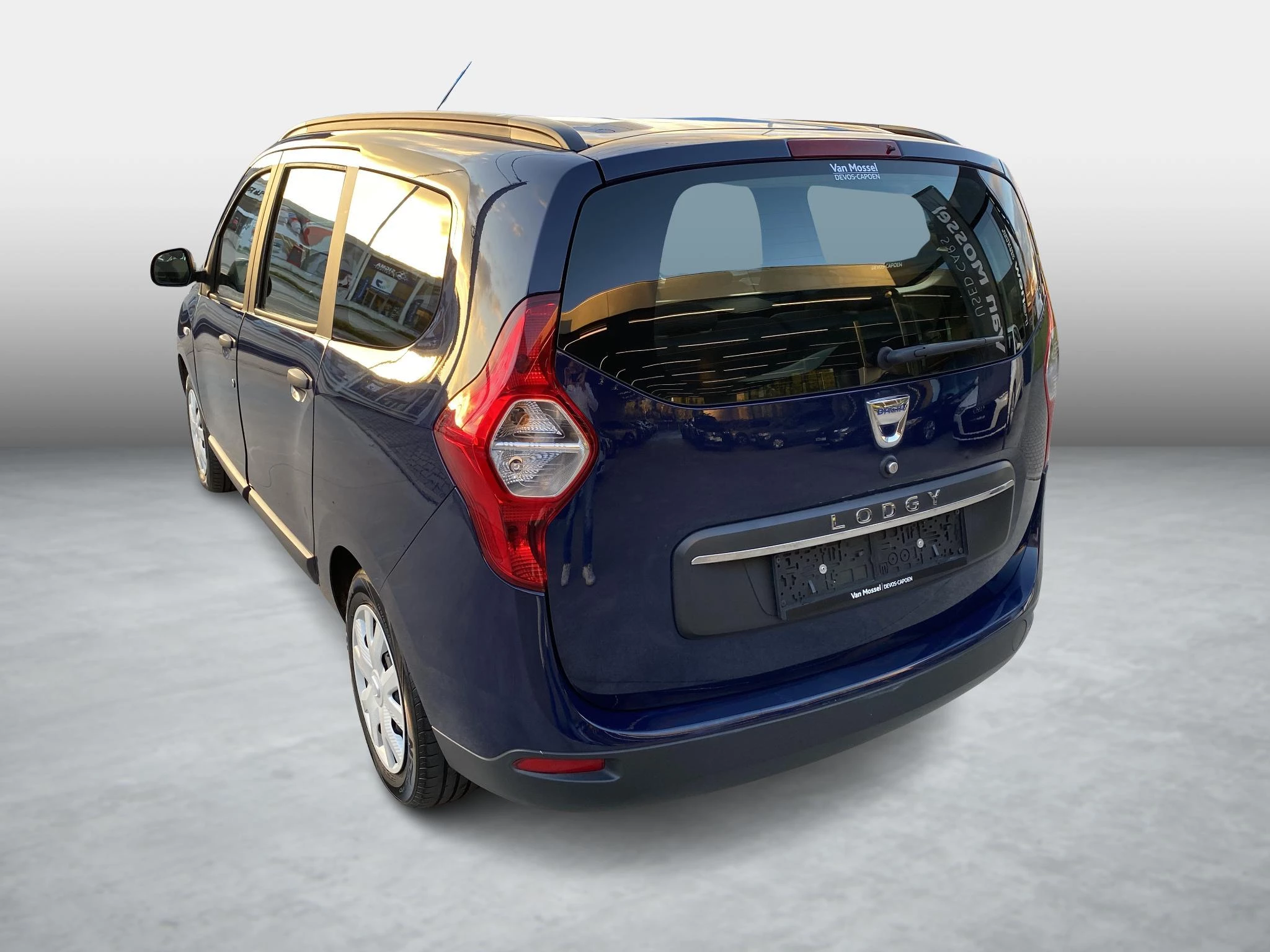 Dacia-Lodgy-image-4