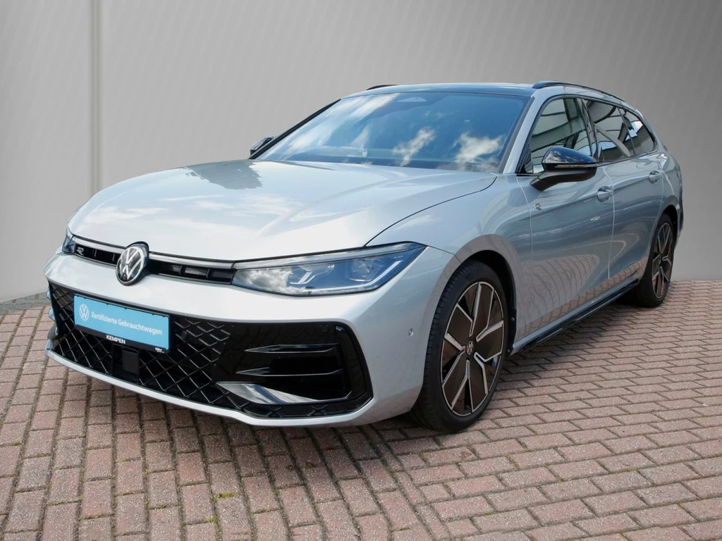 Volkswagen Passat Variant 2.0 TSI 195 kW 4Motion R-Line 19" PANO AHK HUD Navi+VC ACC LED RFK+PDC SHZ