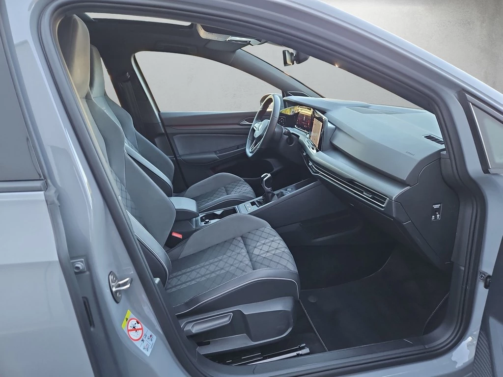 Volkswagen Golf VIII Lim. 1.5 TSI R-Line *Kamera*HUD*AHK*