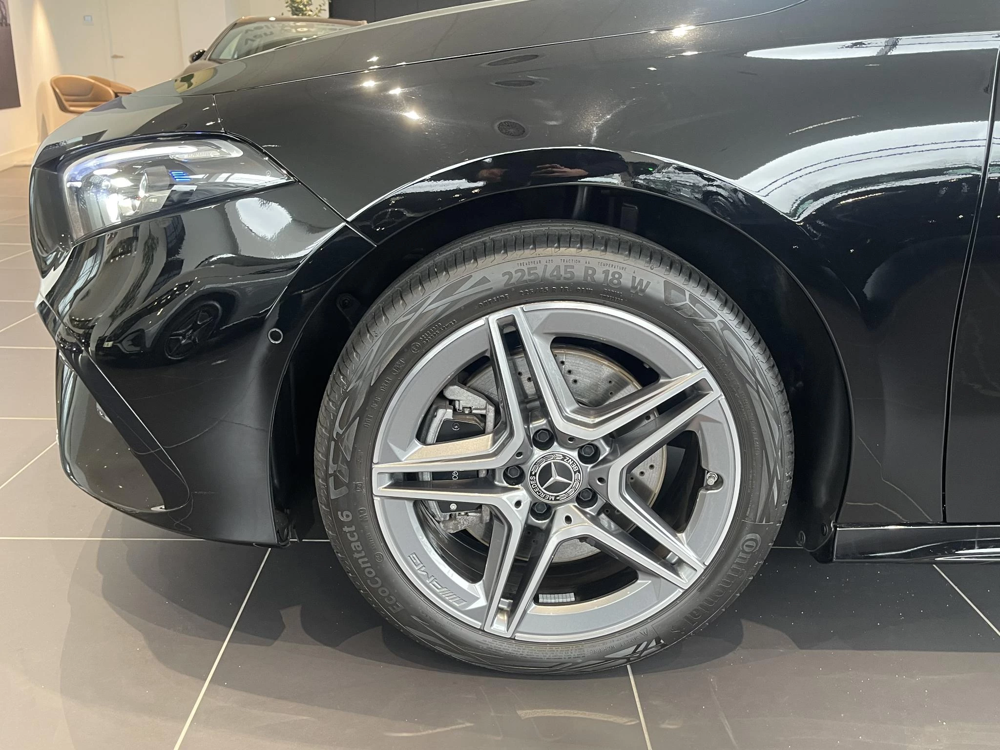 Mercedes-Benz Classe A 250 e AMG Line + LEDER + BURMESTER + MULTIBEAM LED + CARPLAY +