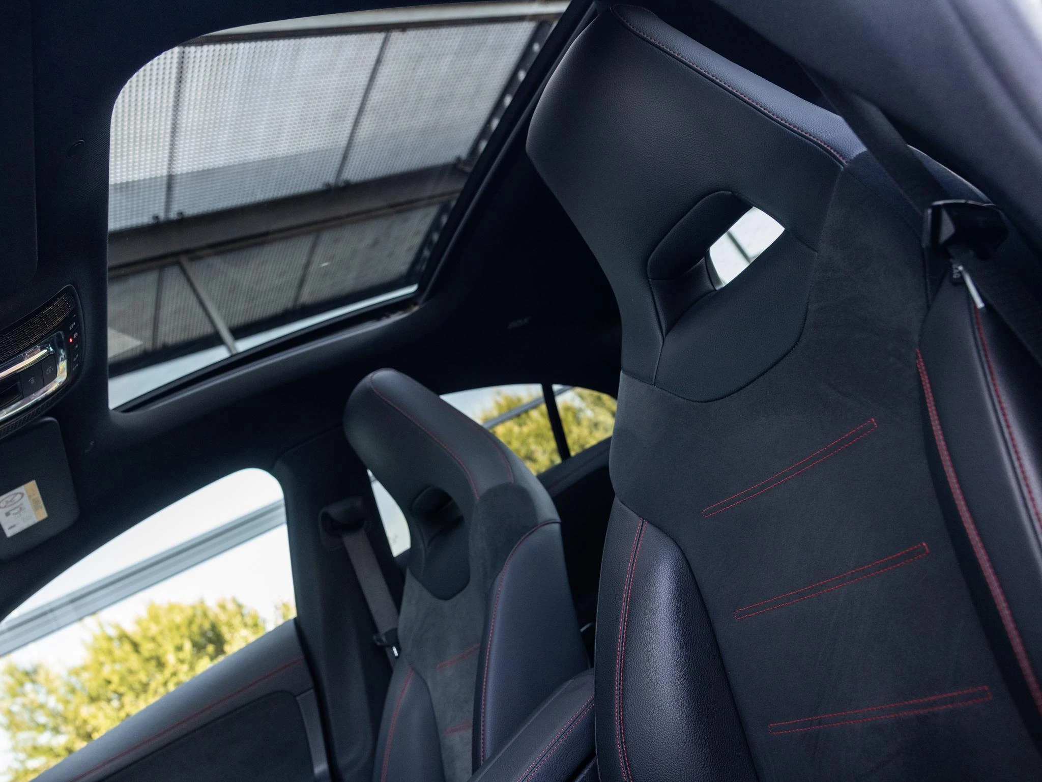 Mercedes-Benz-CLA-image-27