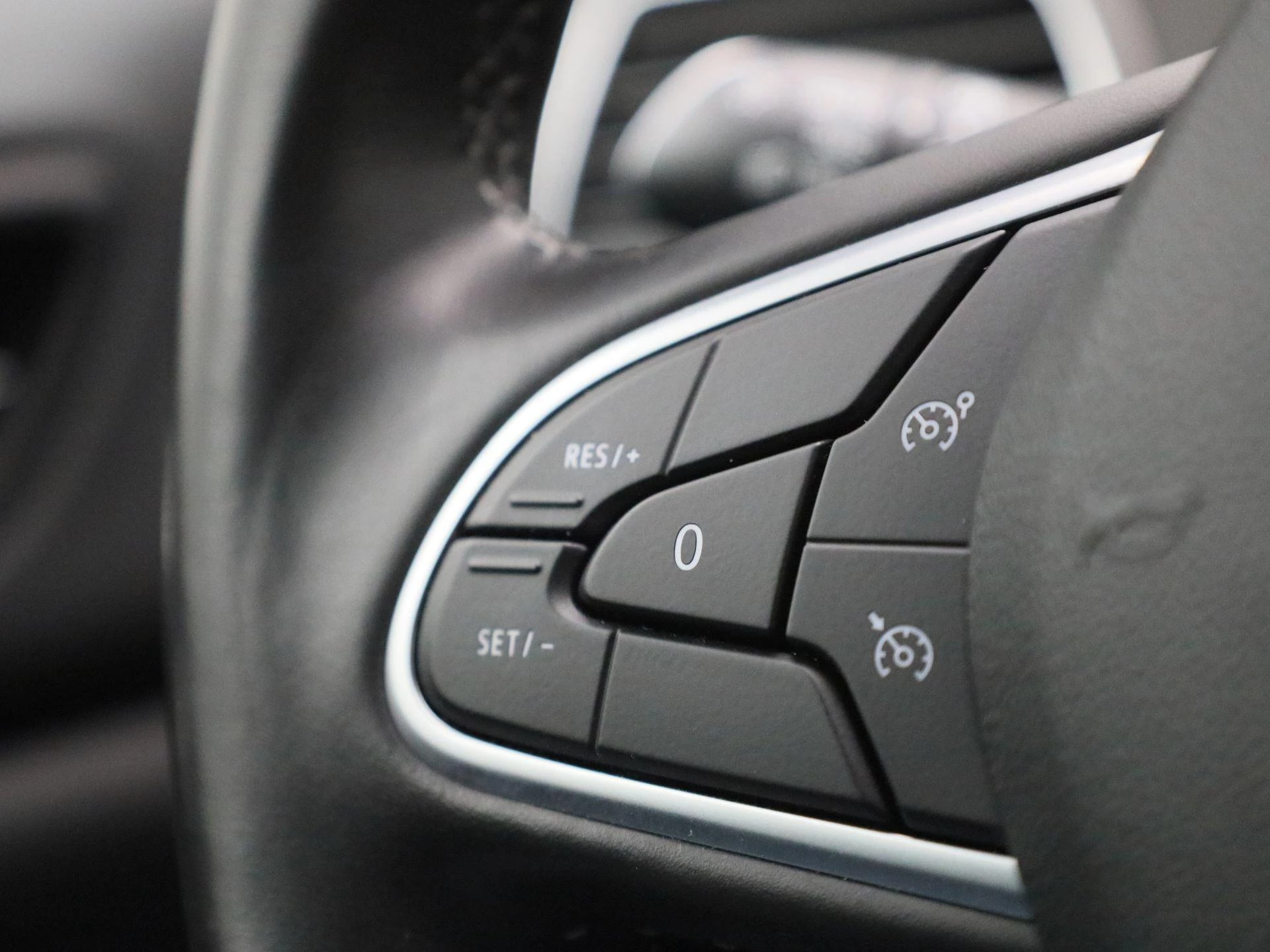 Renault-Mégane Estate-image-17