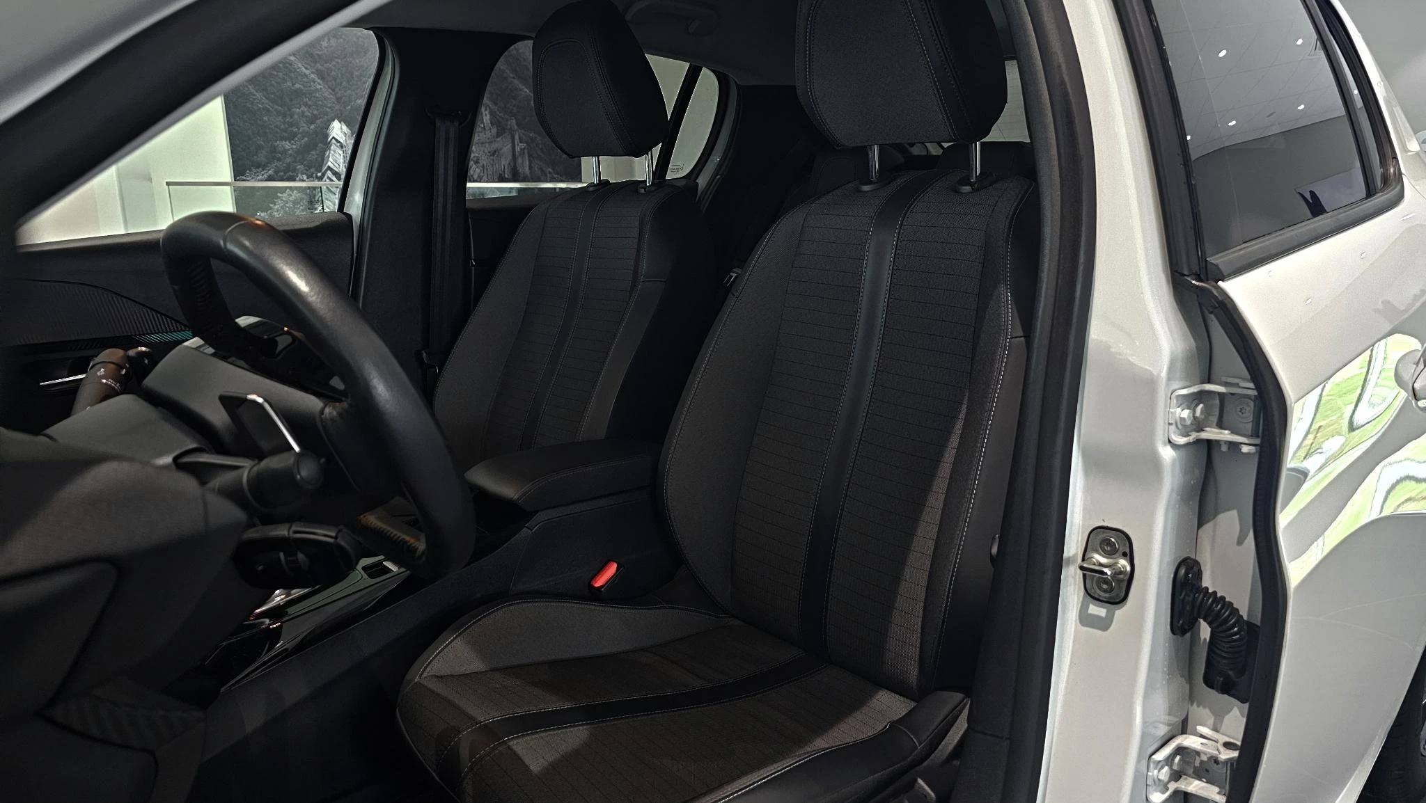 Peugeot-208-image-9