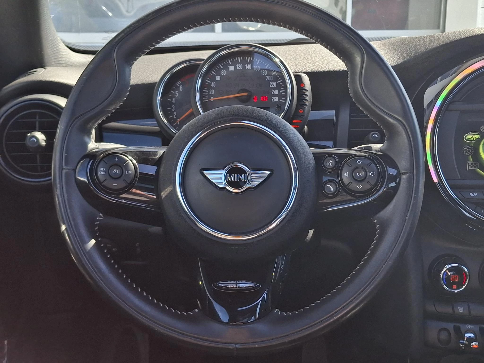 MINI-Cooper-image-12