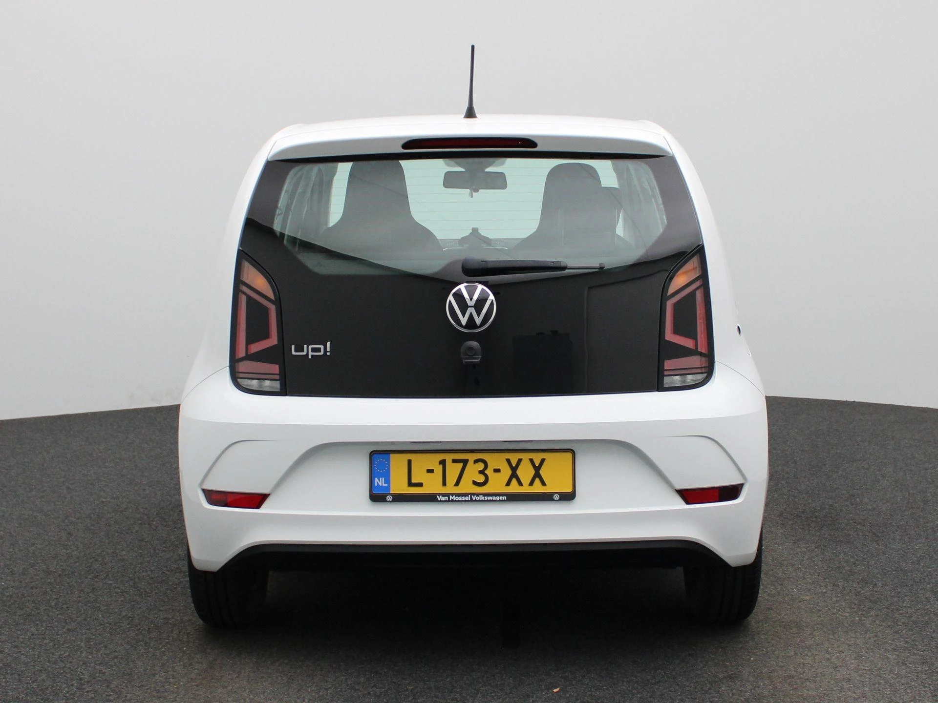 Volkswagen-up!-image-4