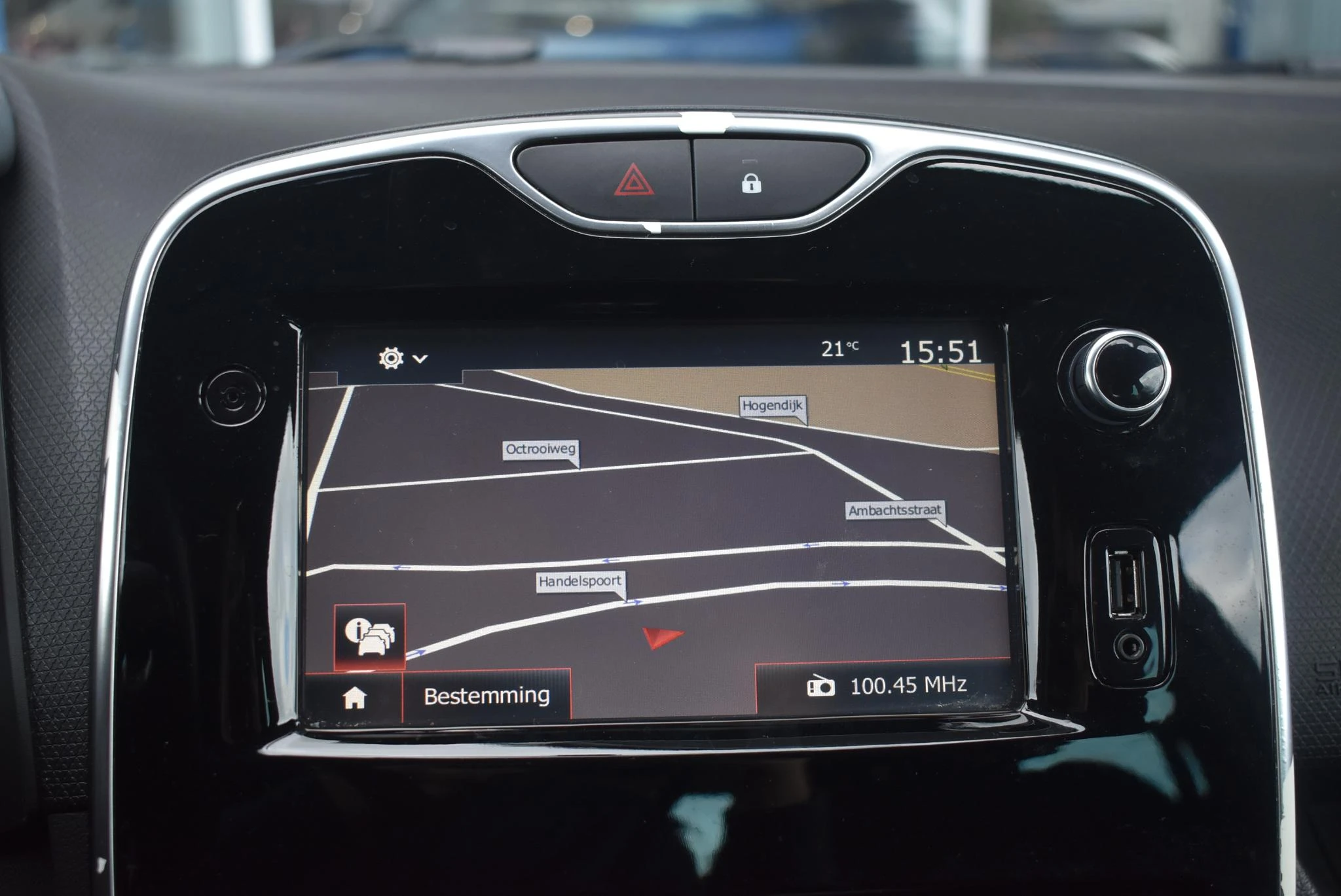 Renault-Clio-image-22