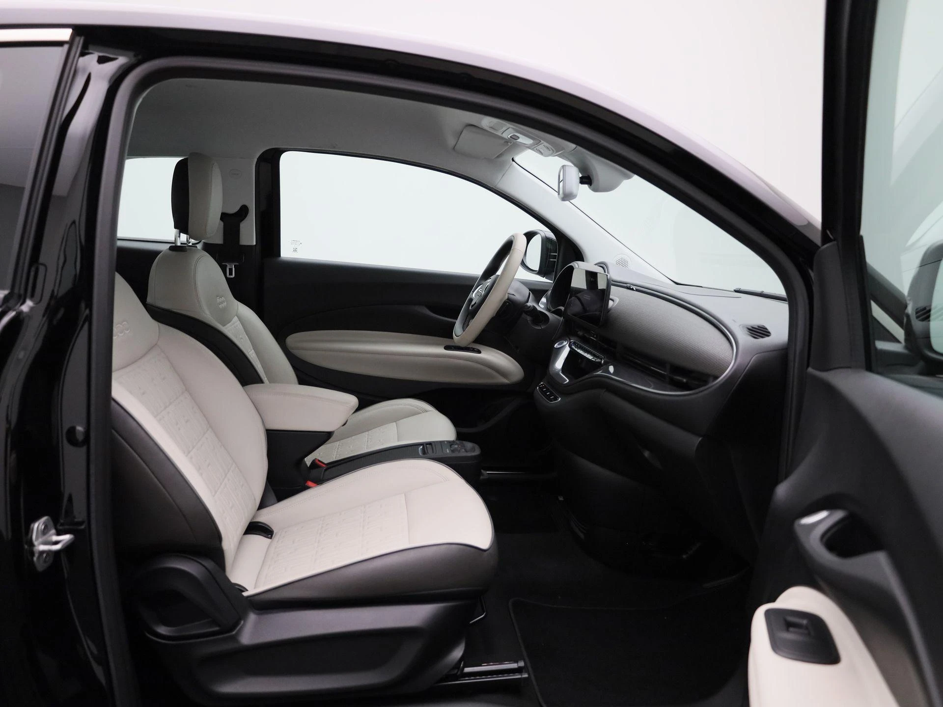 Fiat-500e-image-36