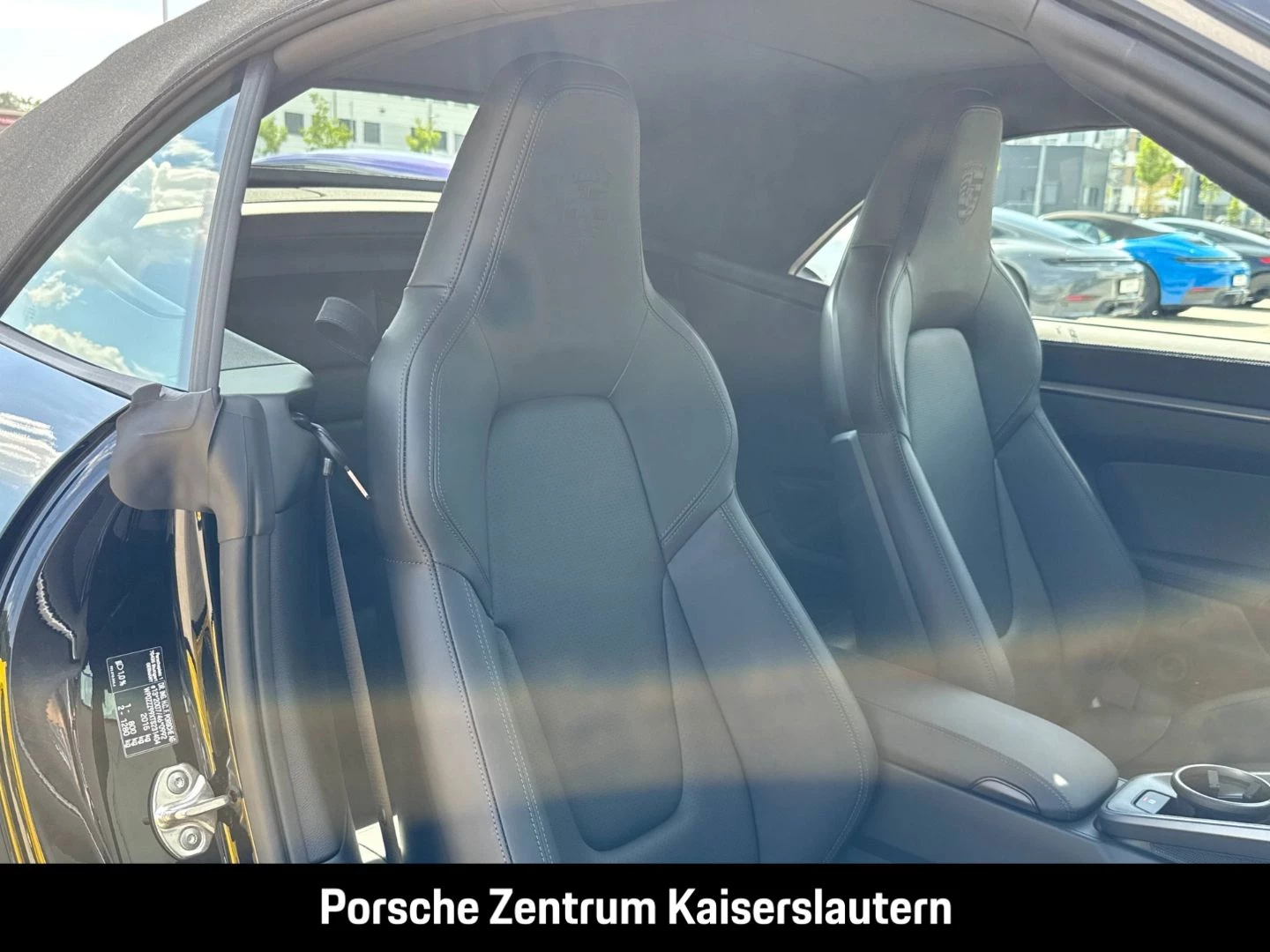 Porsche 911 992 Carrera Cabrio Liftsystem-VA Sportabgas carrera