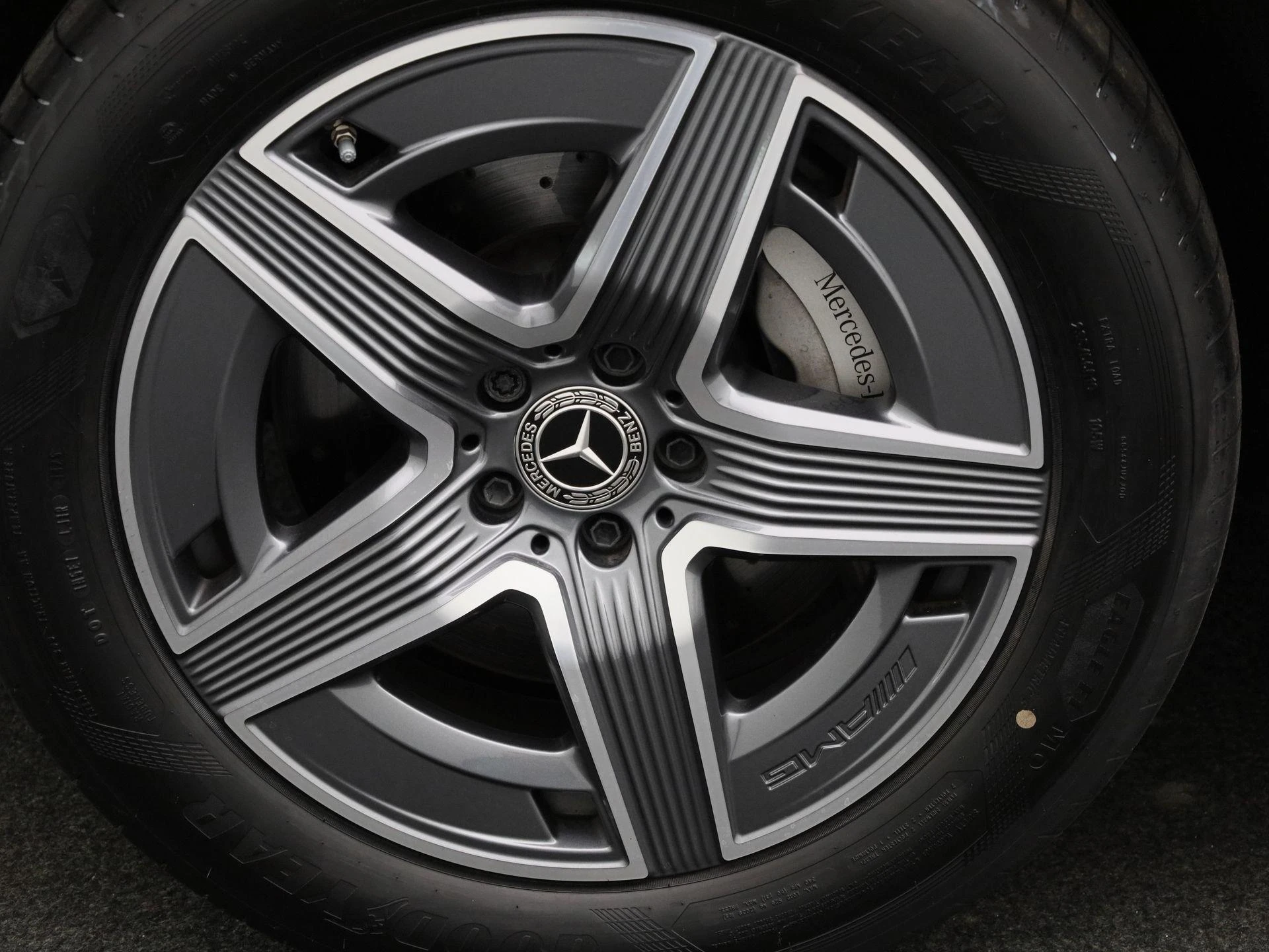 Mercedes-Benz-GLC-image-13