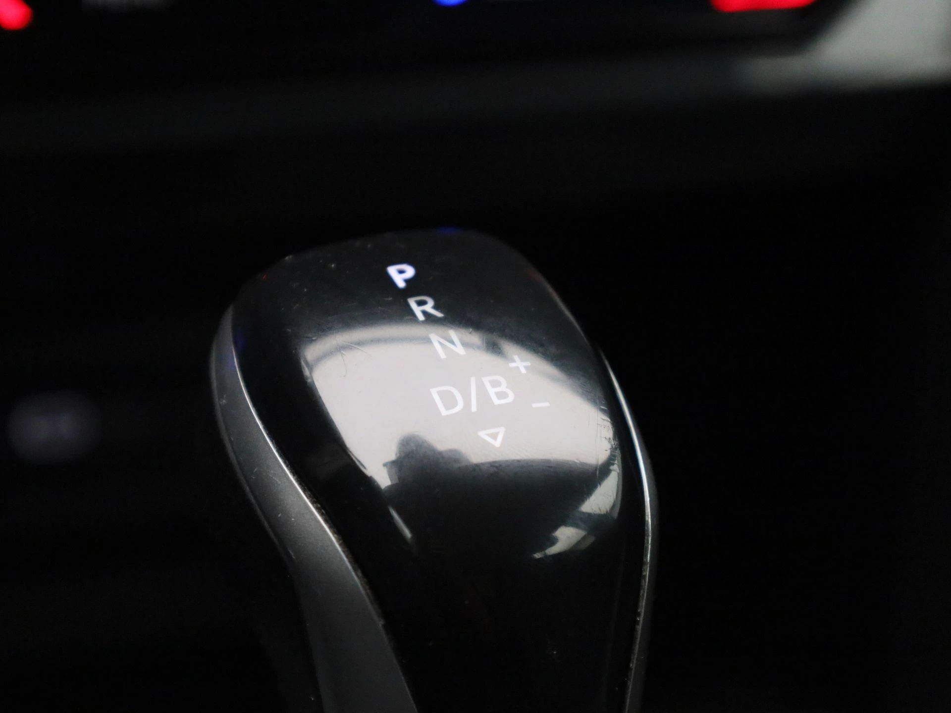 Volkswagen-Tiguan-image-20