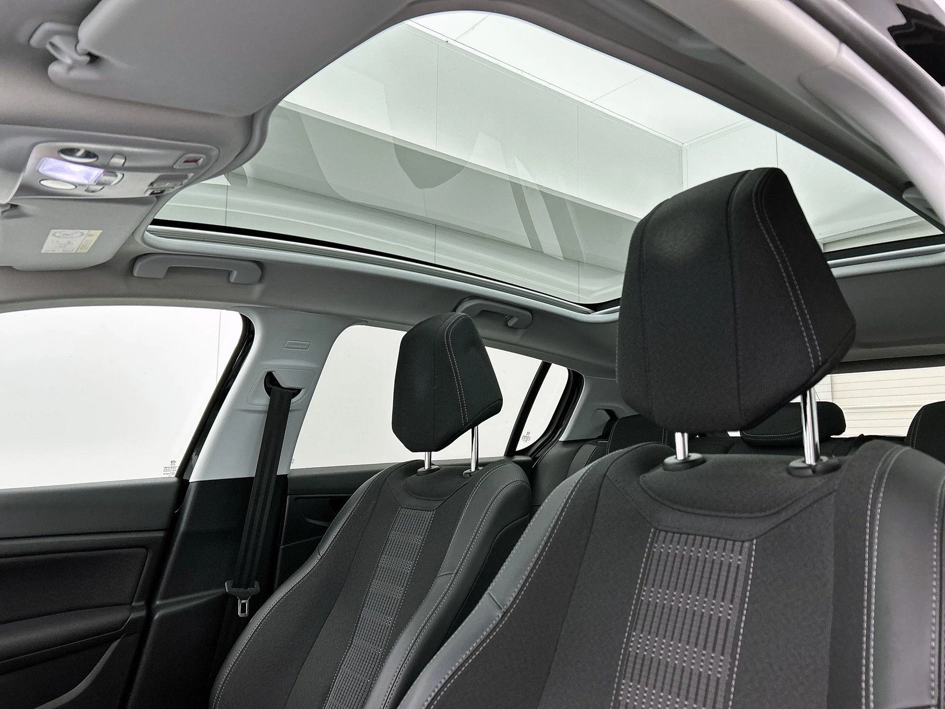 Peugeot-308-image-24