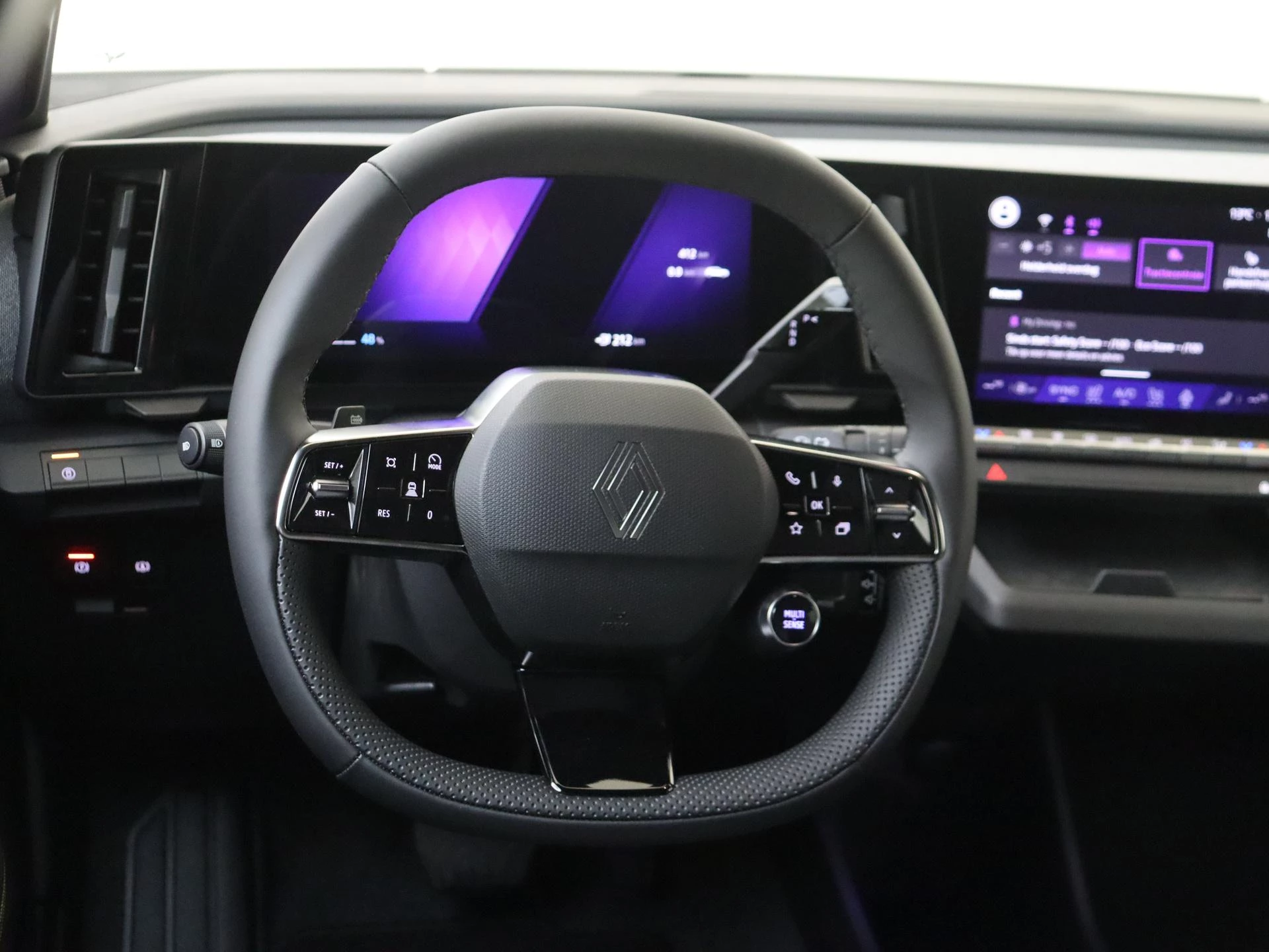 Renault-Megane E-Tech-image-9