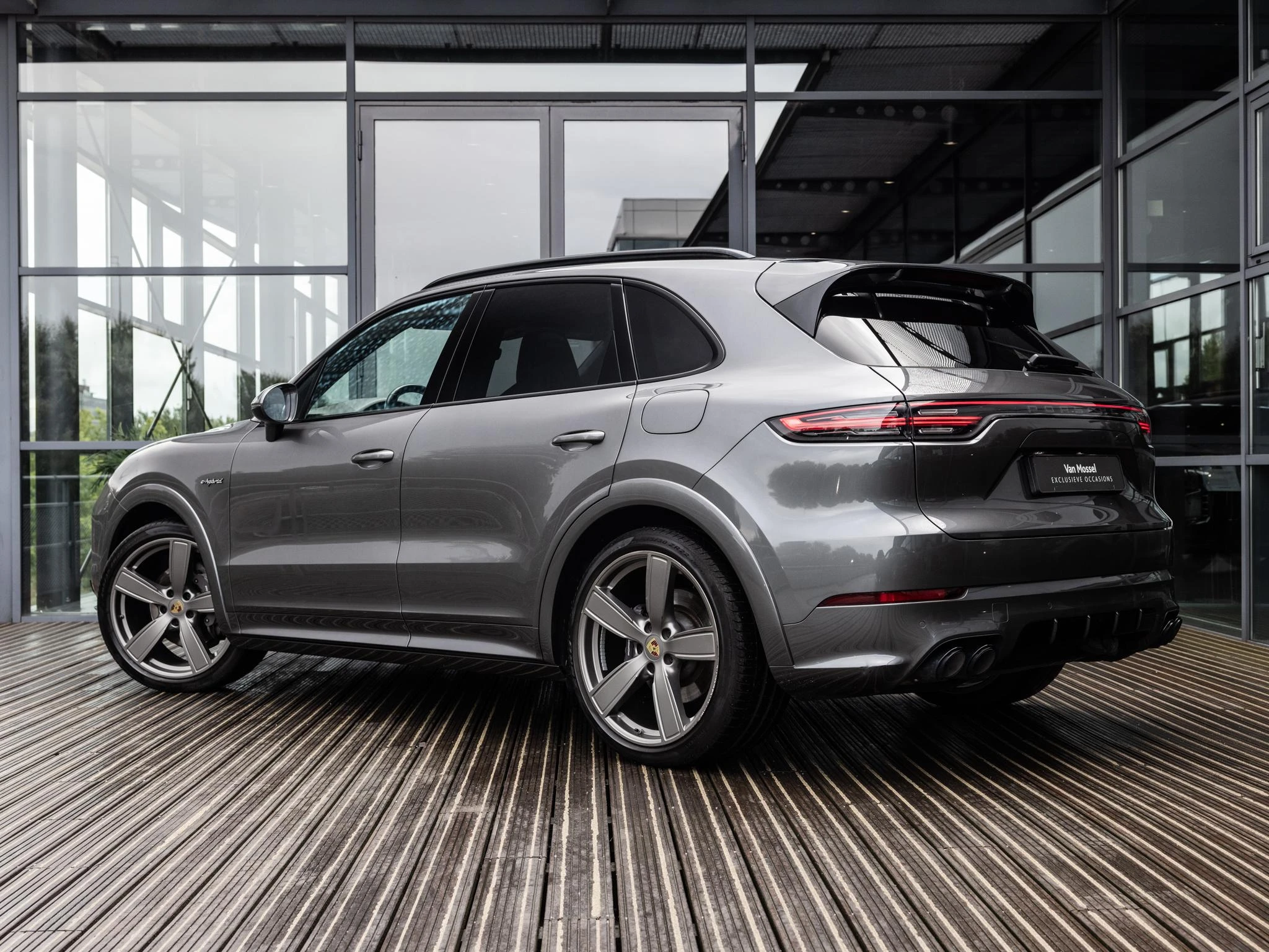 Porsche-Cayenne-image-3