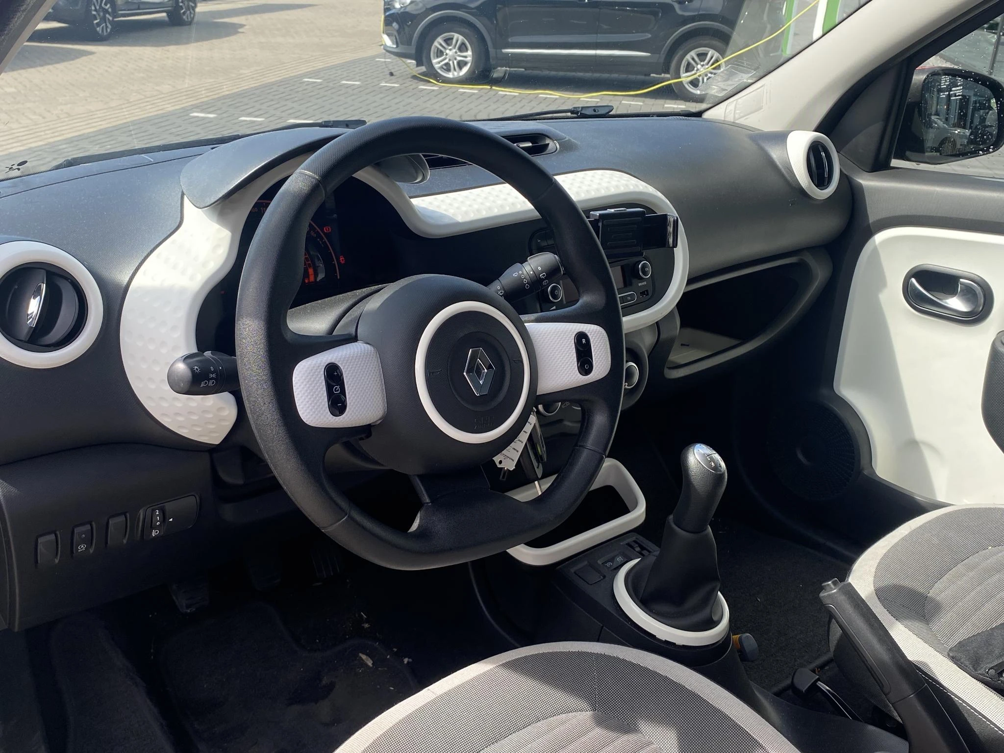 Renault-Twingo-image-3