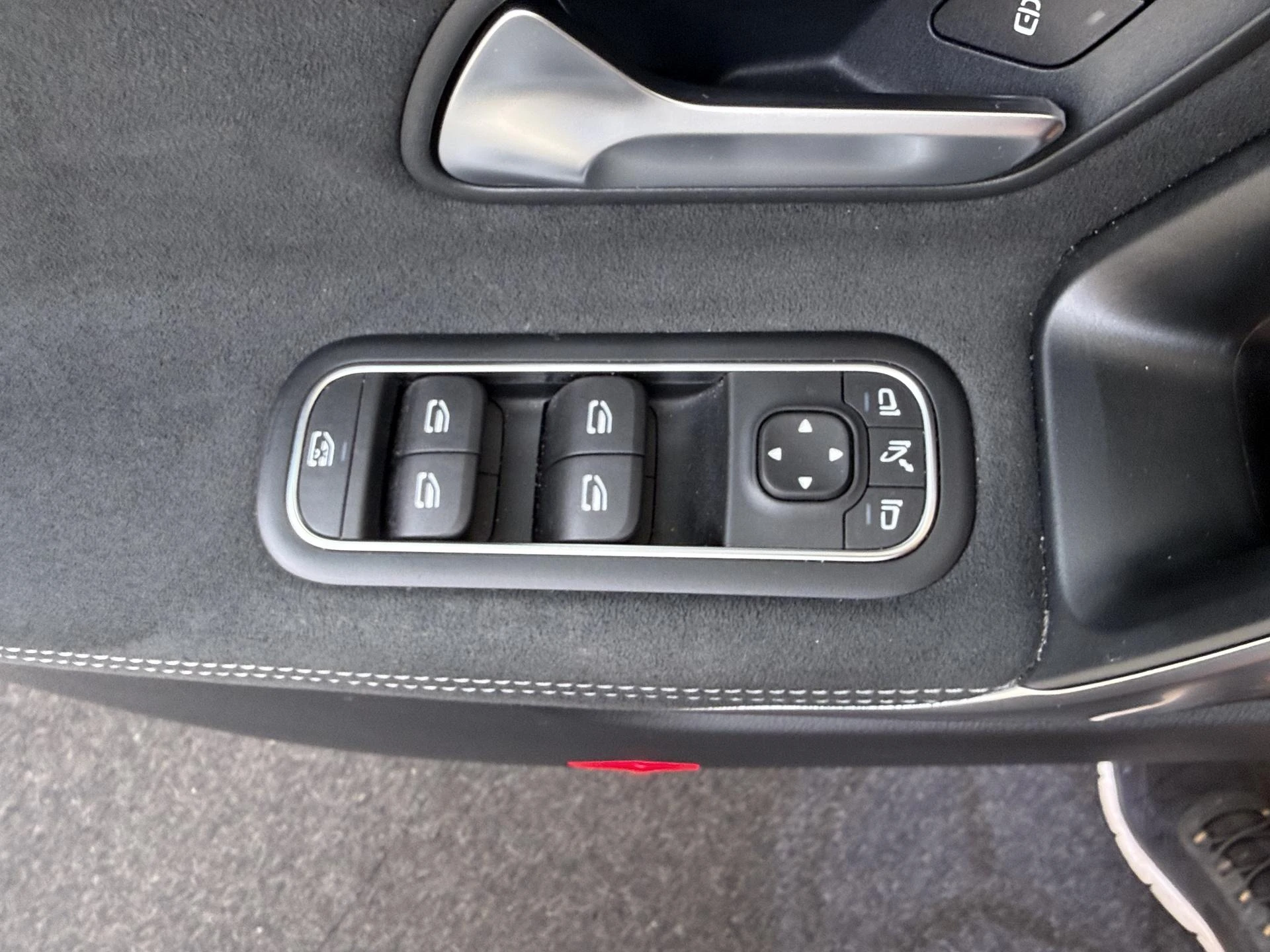 Mercedes-Benz-CLA-image-27