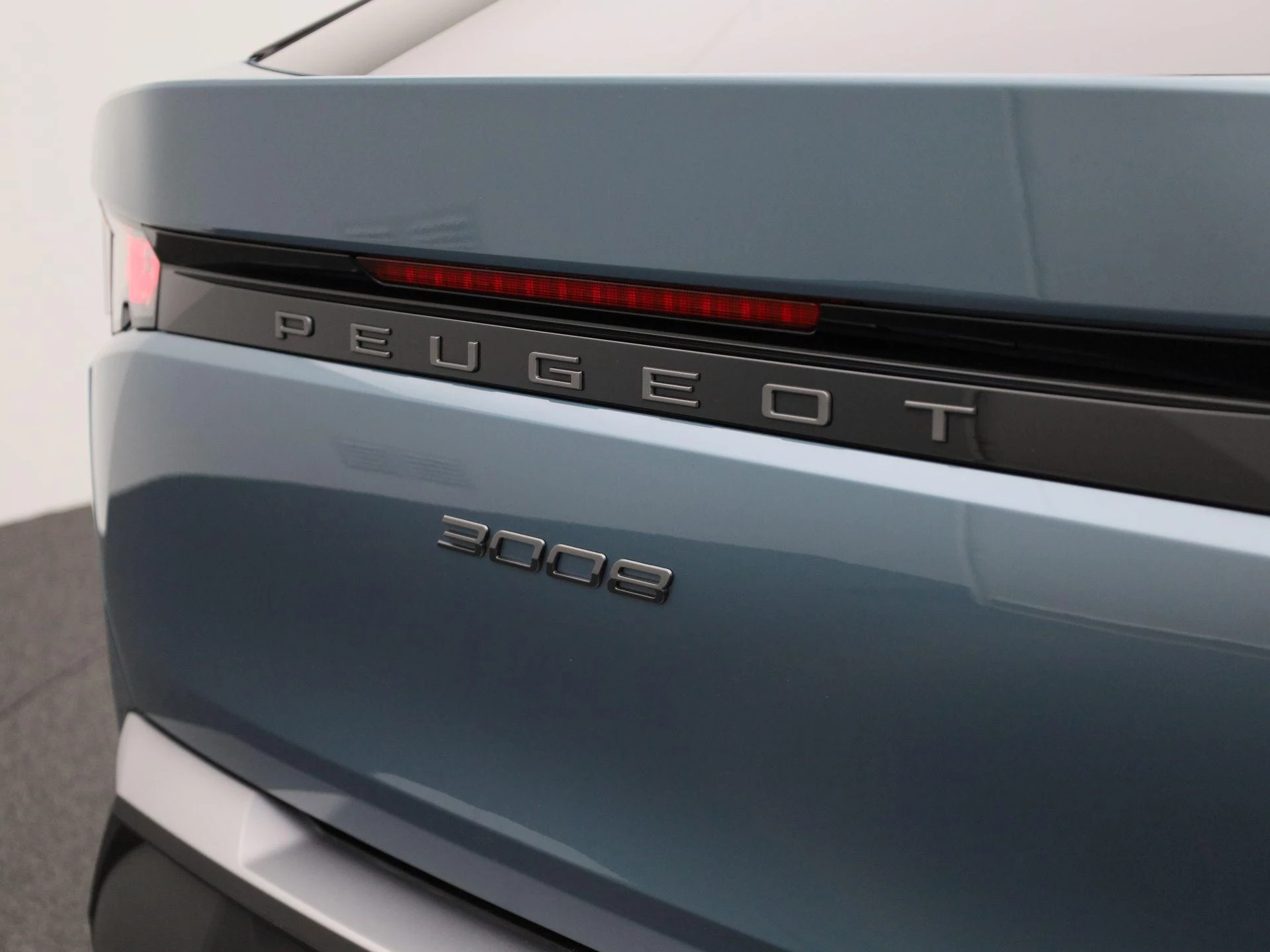 Peugeot 3008 1.2 HYBRID 145 e-DSC6 GT