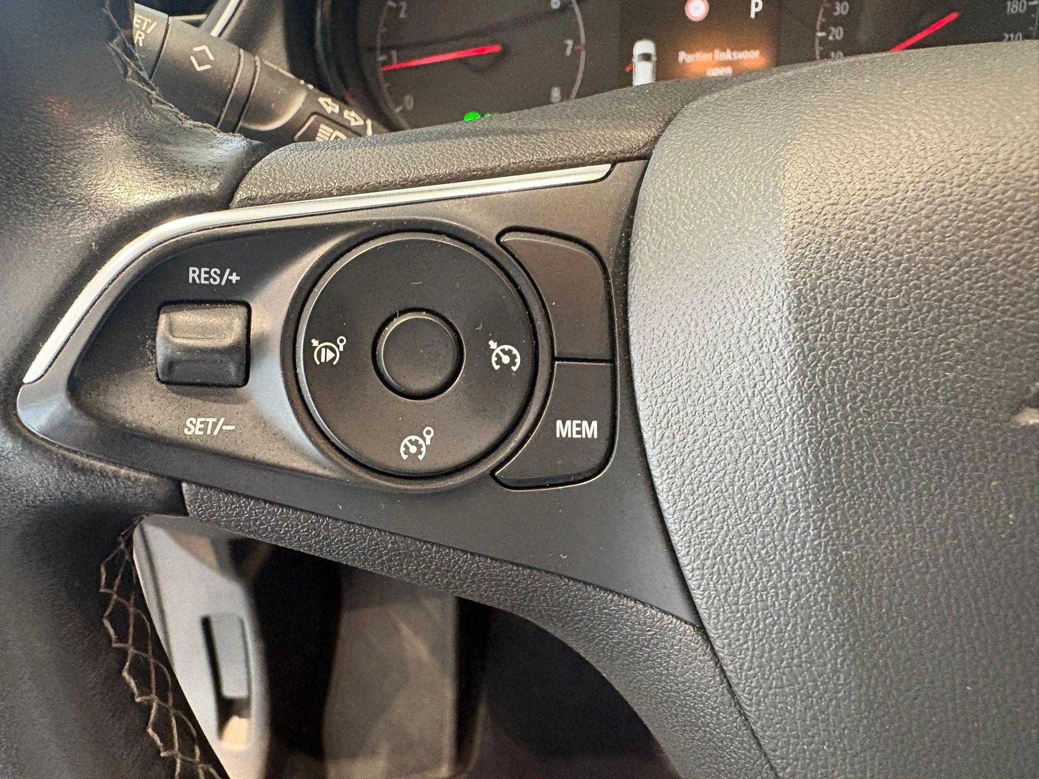 Opel-Grandland X-image-12