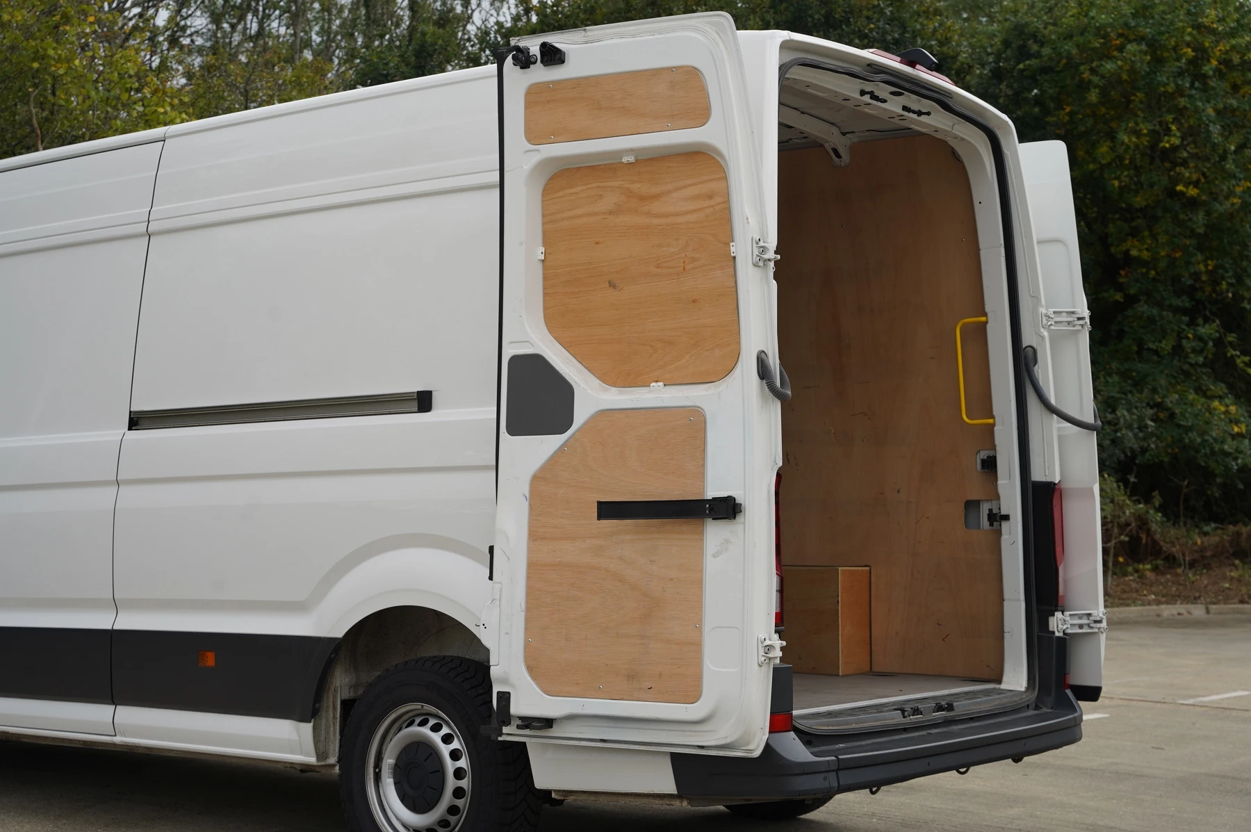 Volkswagen-Crafter-image-16