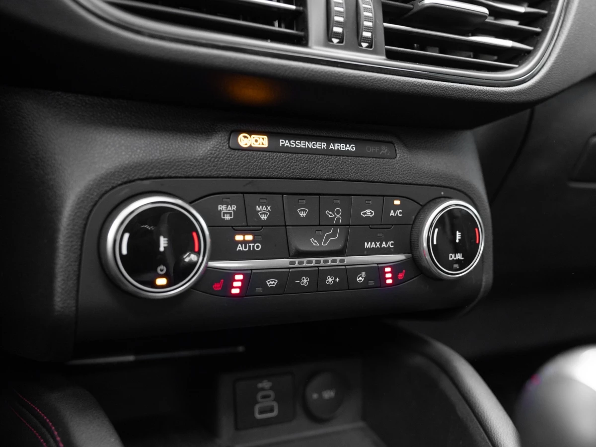 Ford Kuga ST-Line X*PANO*AHK*KAM*ACC*NAVI*SOUND-SYS. LED Pano SHZ 4xSHZ