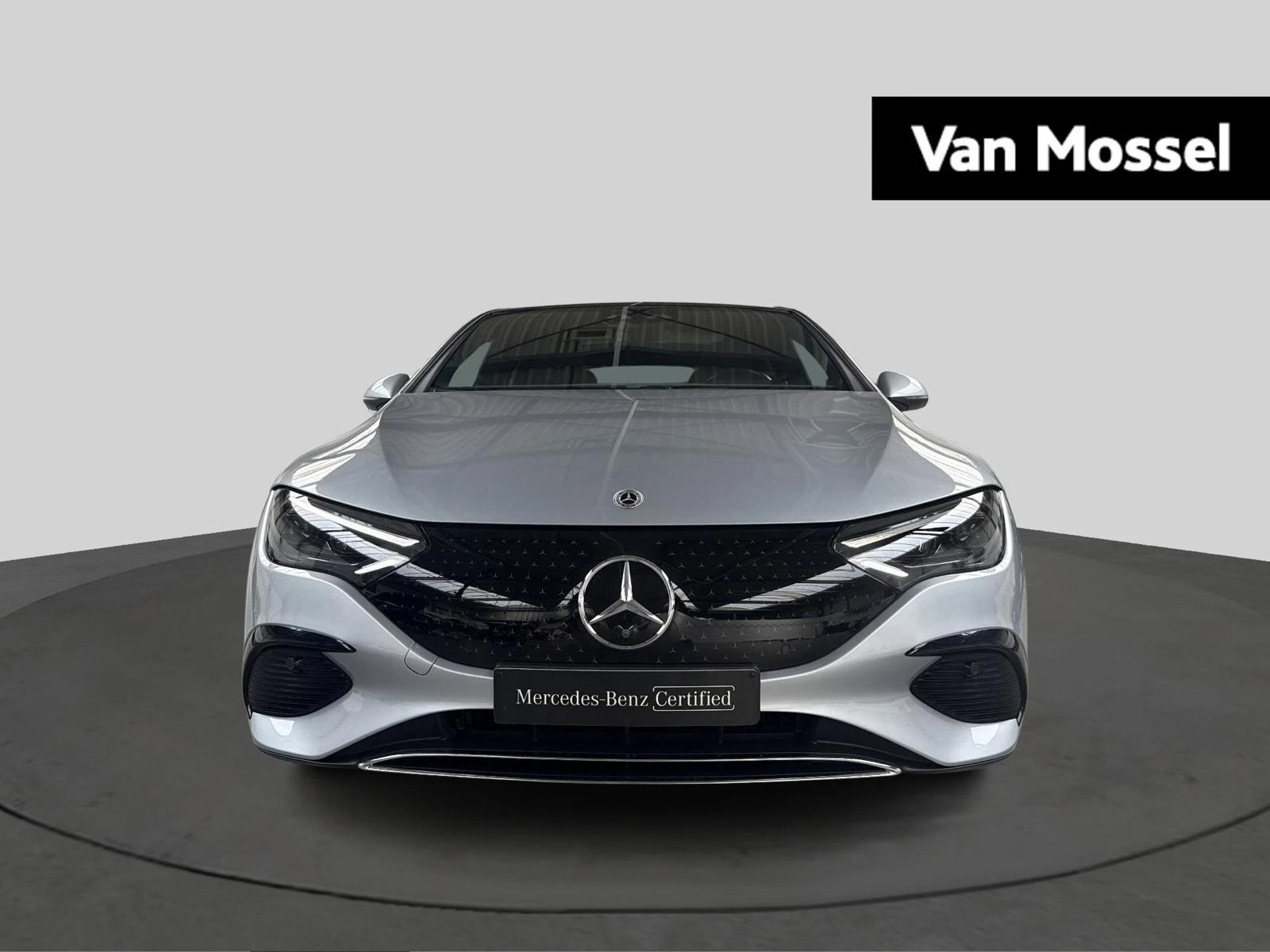 Mercedes-Benz-EQE-image-1