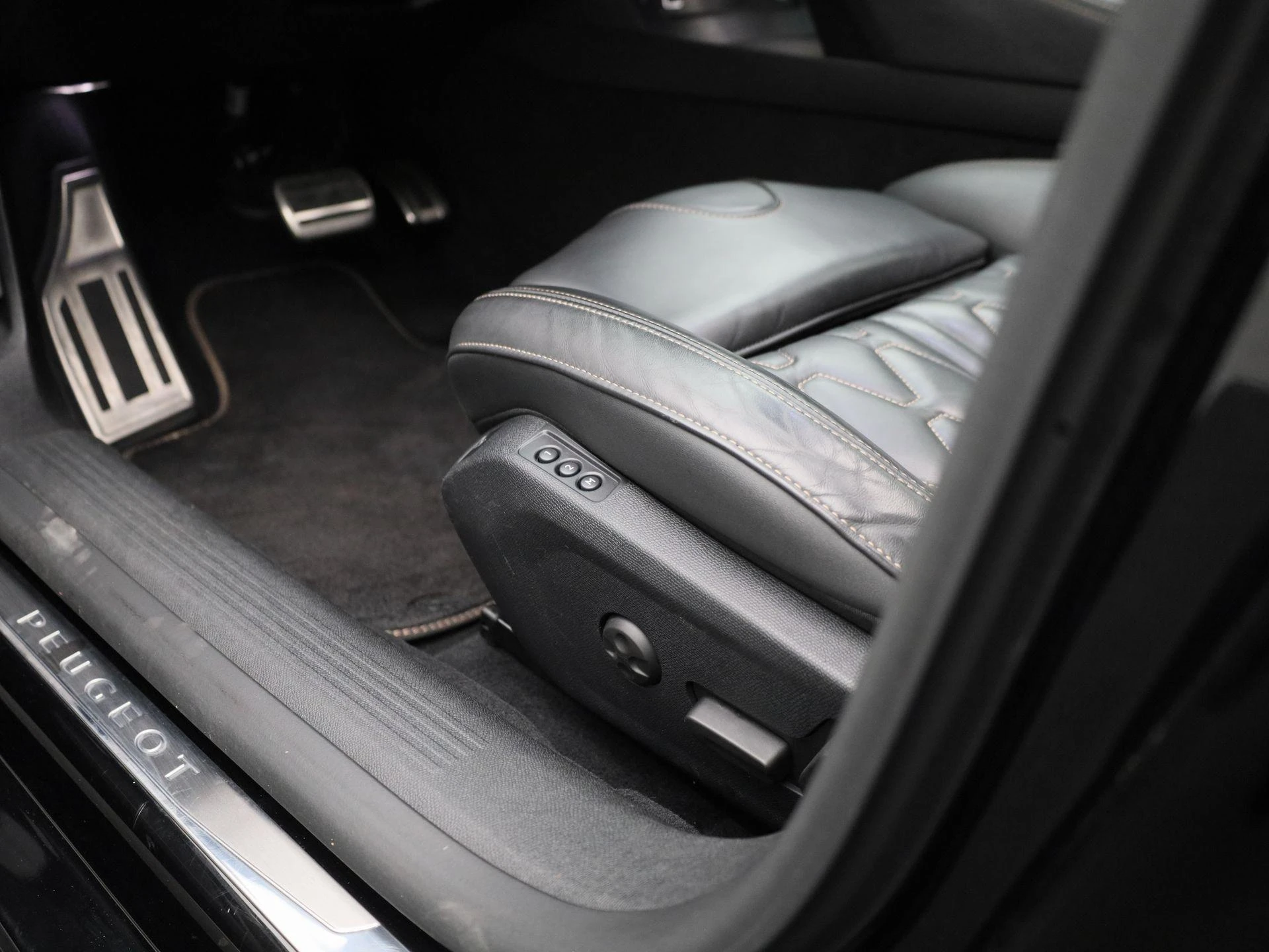 Peugeot-508-image-30